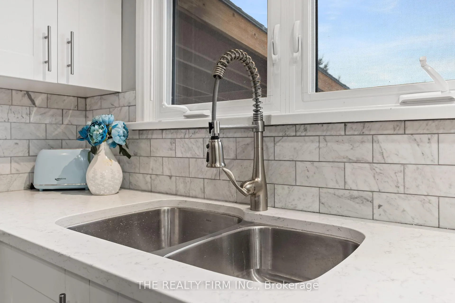 Photo 12 of 5 Montcalm Street N, St. Thomas — HOMEH
