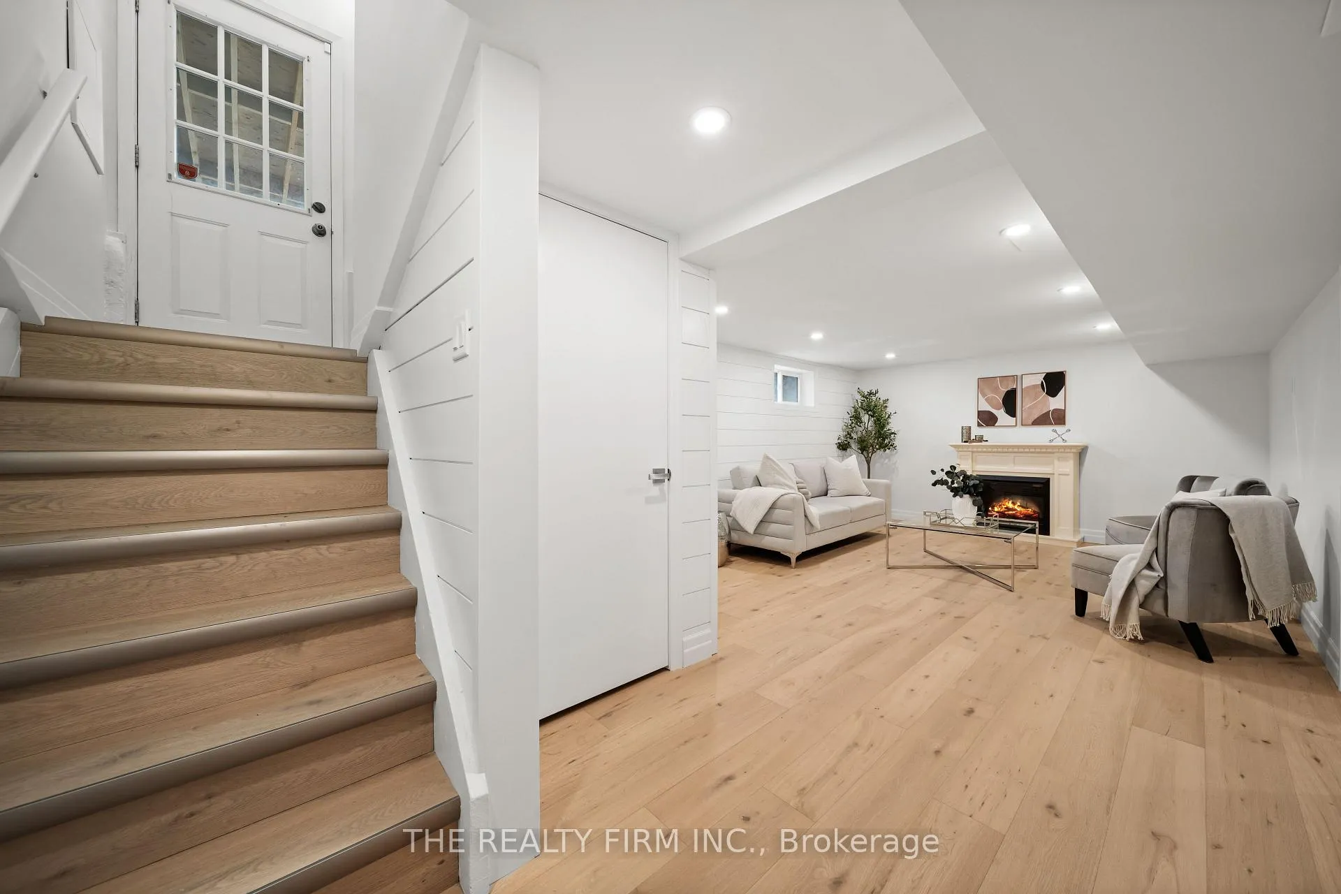 Photo 22 of 5 Montcalm Street N, St. Thomas — HOMEH