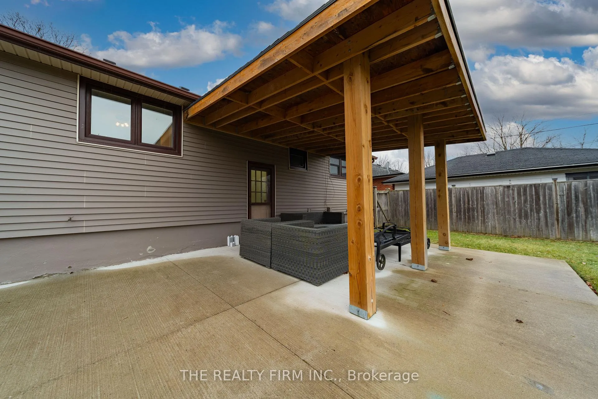 Photo 38 of 5 Montcalm Street N, St. Thomas — HOMEH
