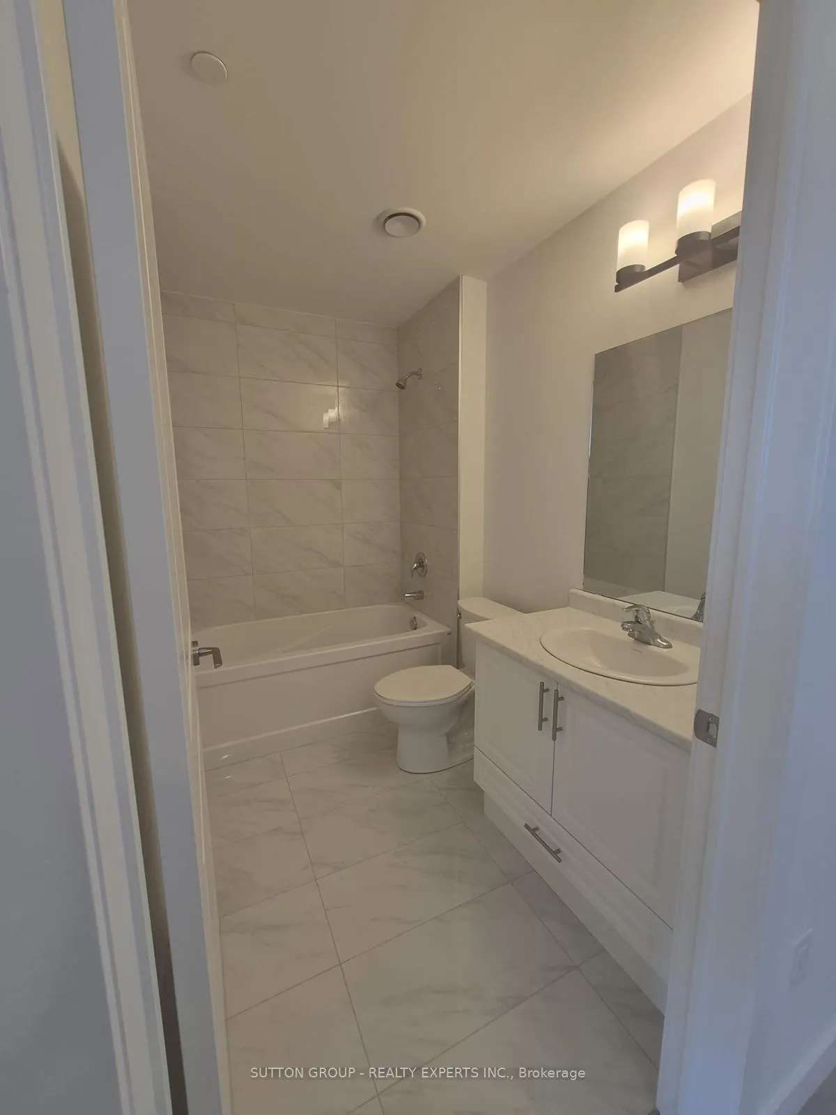Photo 8 of Unit 804, 461 Green Road, Hamilton, Lakeshore — HOMEH