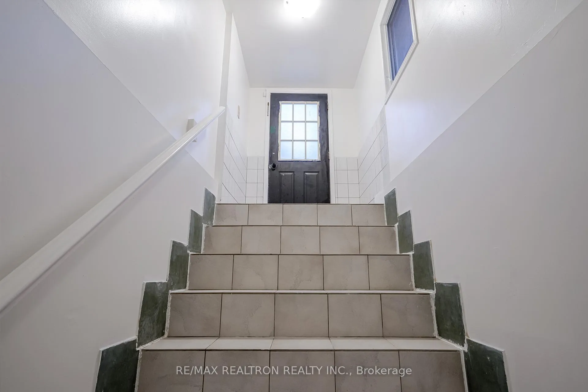 Photo 7 of Unit Bsmt, 1153 Norman Crescent, Oshawa, Donevan — HOMEH