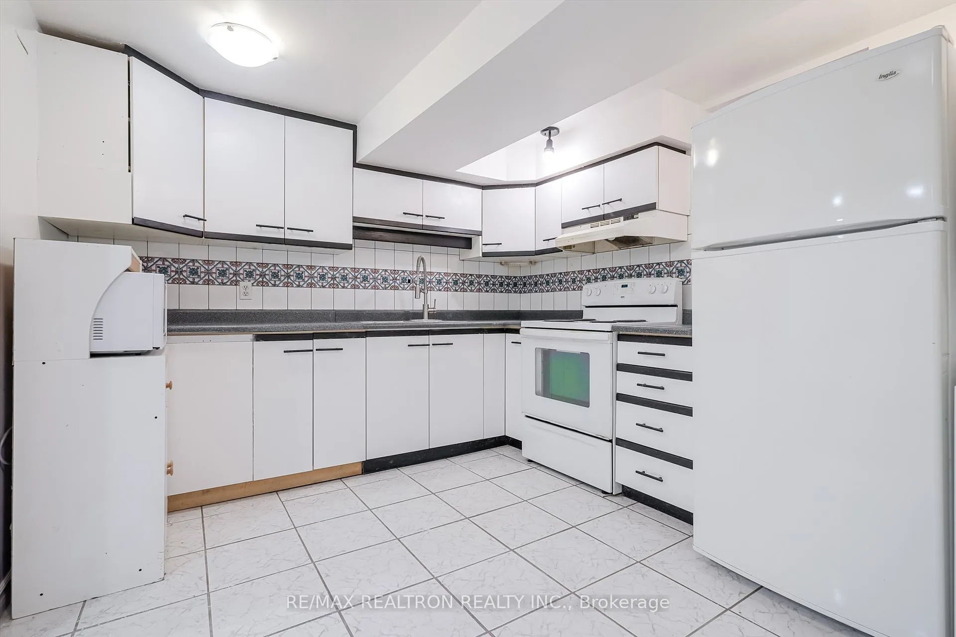 Photo 10 of Unit Bsmt, 1153 Norman Crescent, Oshawa, Donevan — HOMEH