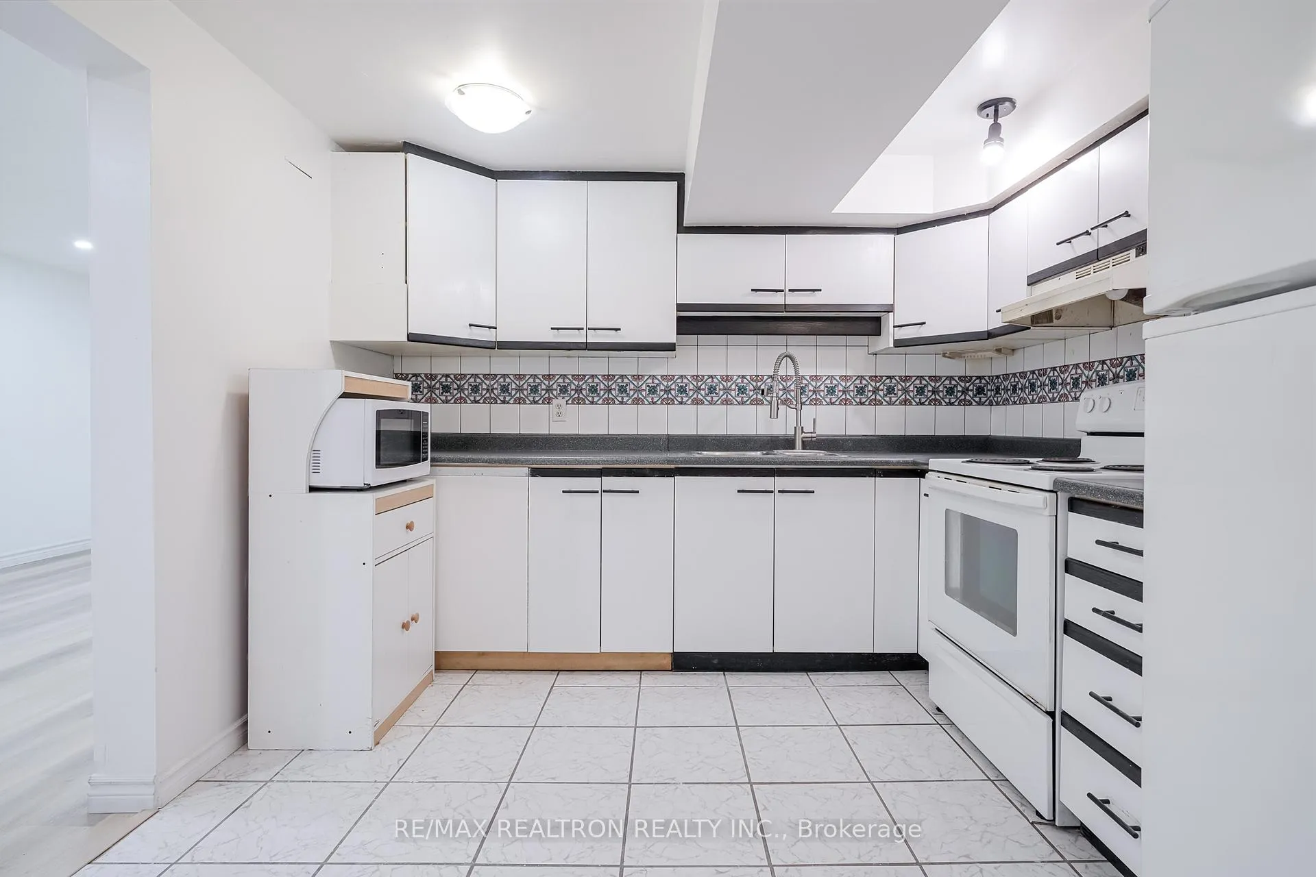 Photo 11 of Unit Bsmt, 1153 Norman Crescent, Oshawa, Donevan — HOMEH