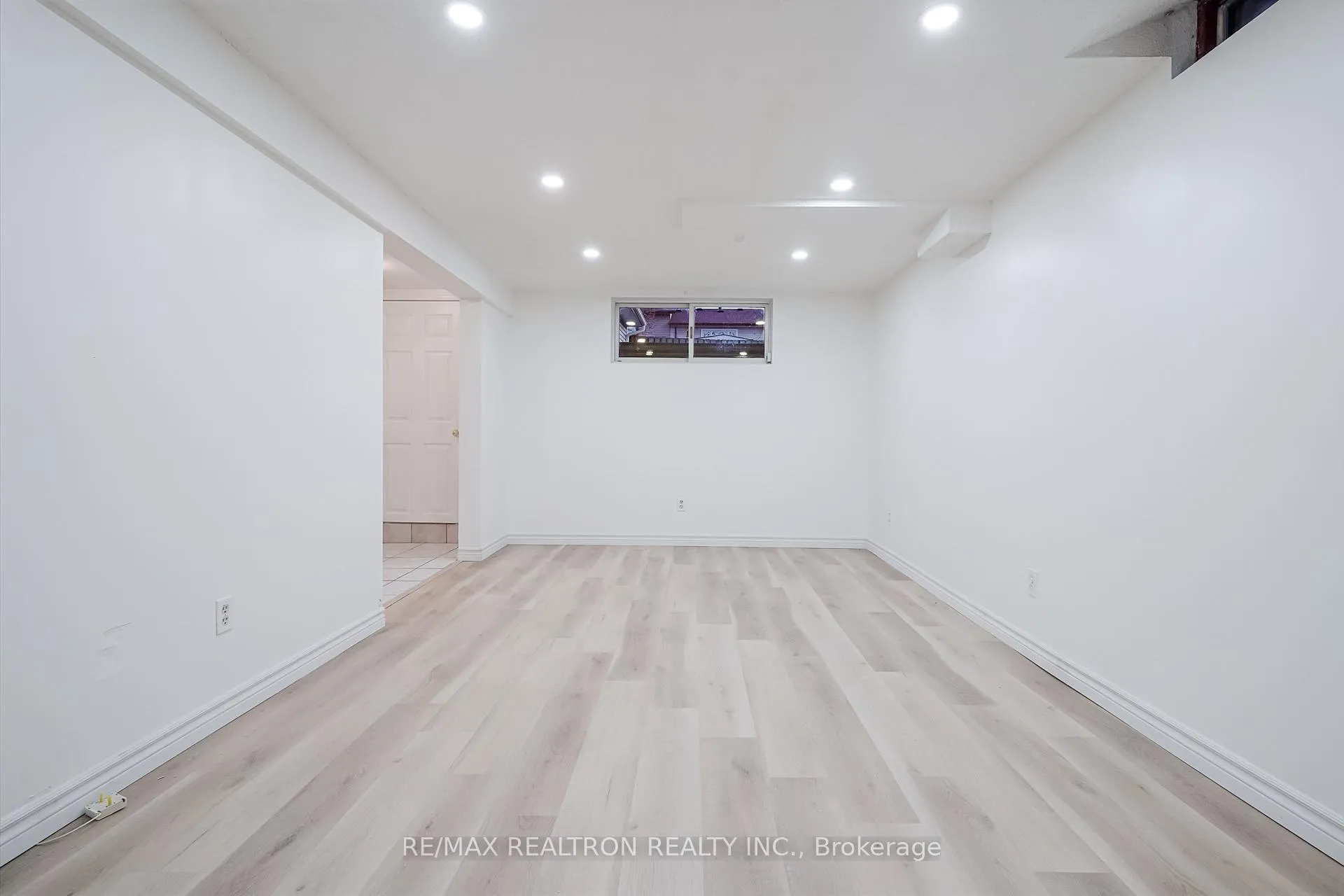 Photo 16 of Unit Bsmt, 1153 Norman Crescent, Oshawa, Donevan — HOMEH