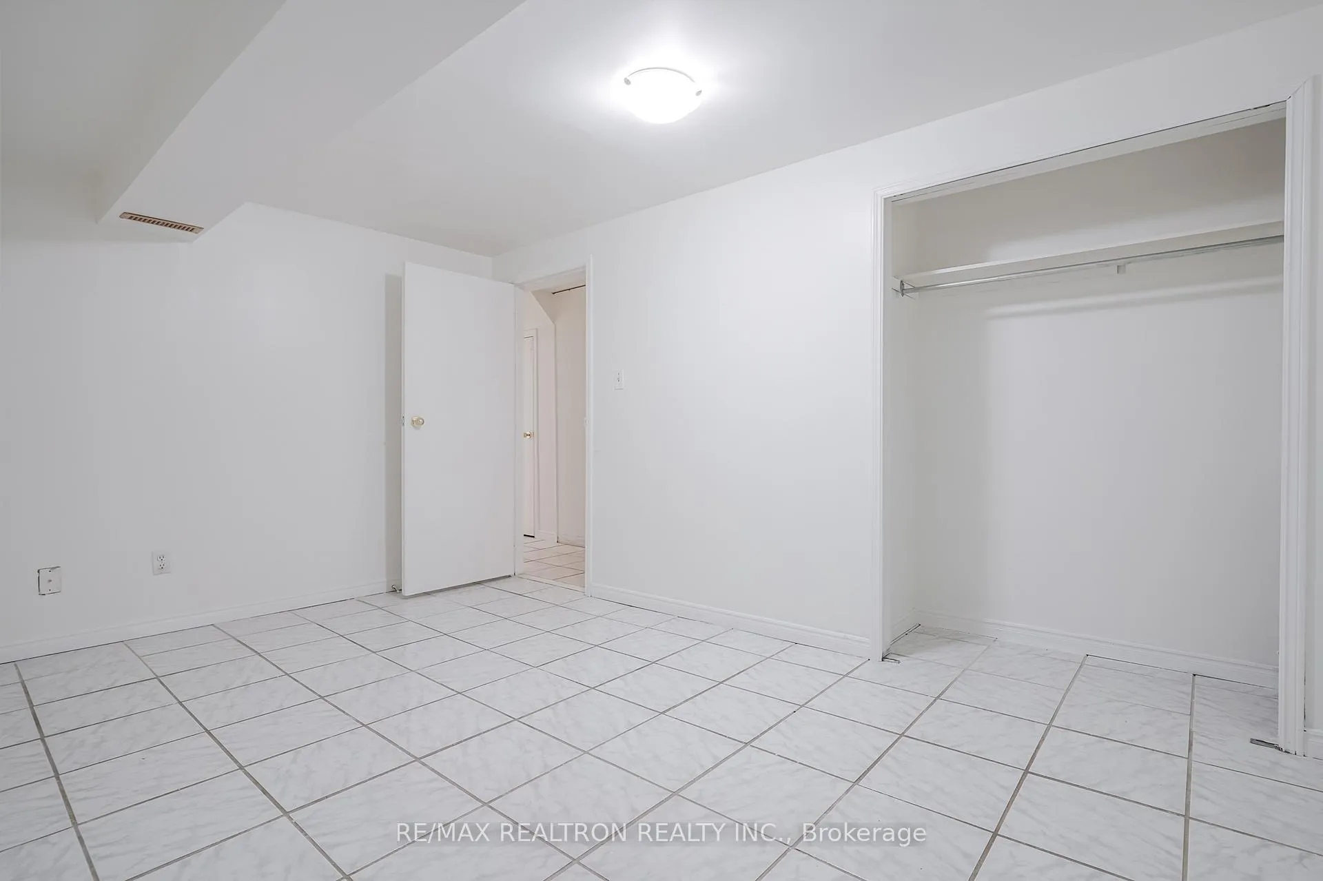 Photo 22 of Unit Bsmt, 1153 Norman Crescent, Oshawa, Donevan — HOMEH