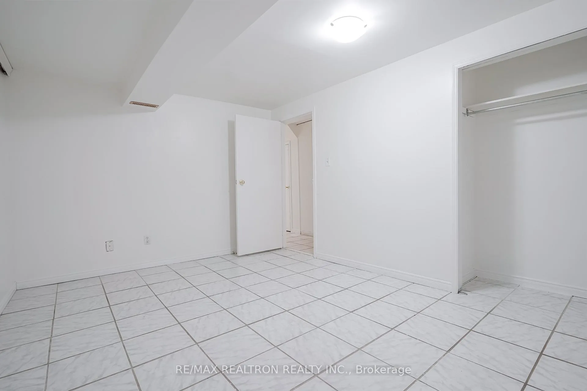 Photo 23 of Unit Bsmt, 1153 Norman Crescent, Oshawa, Donevan — HOMEH