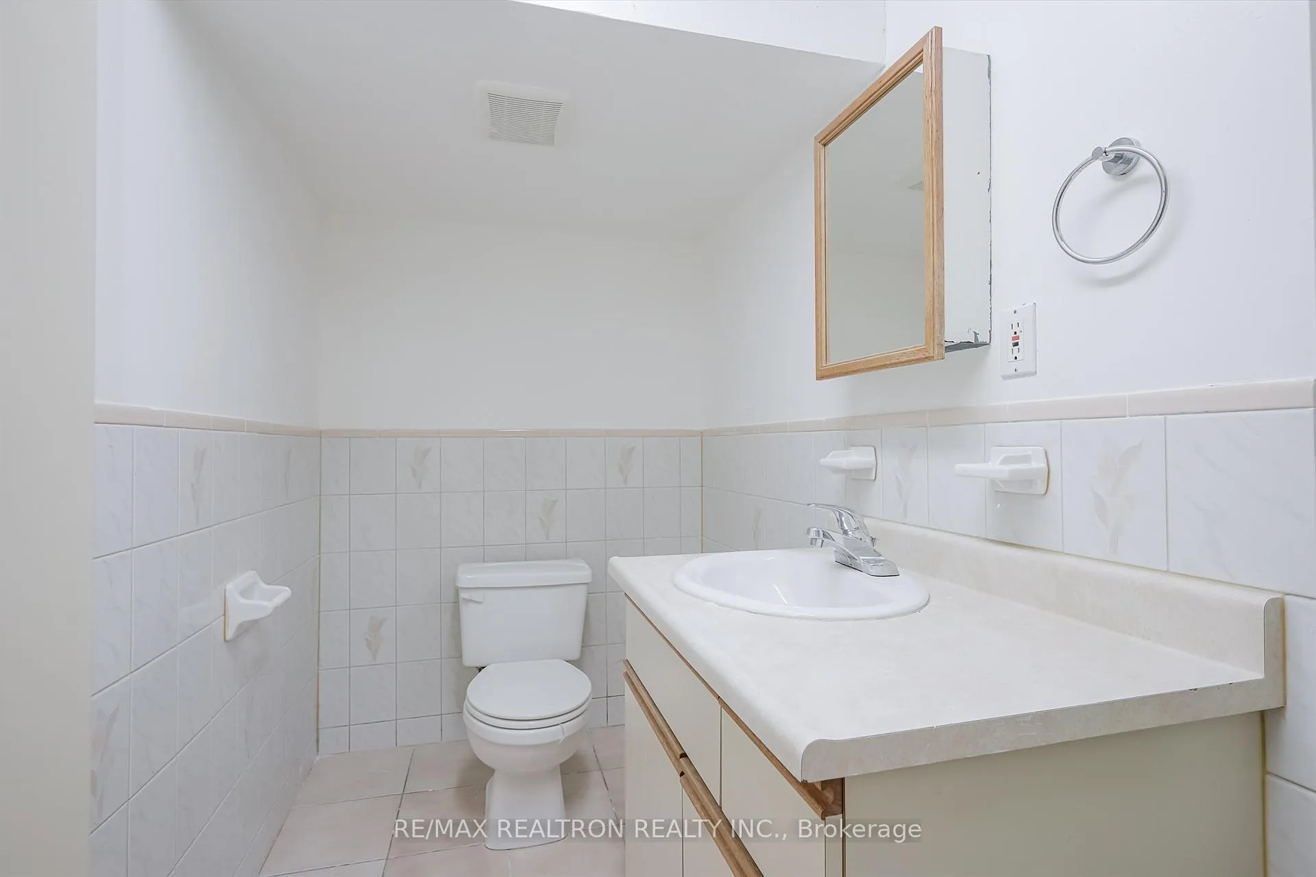 Photo 28 of Unit Bsmt, 1153 Norman Crescent, Oshawa, Donevan — HOMEH