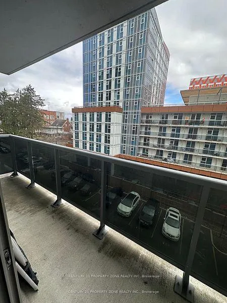 Front of Unit 162, 258 A Sunview Street