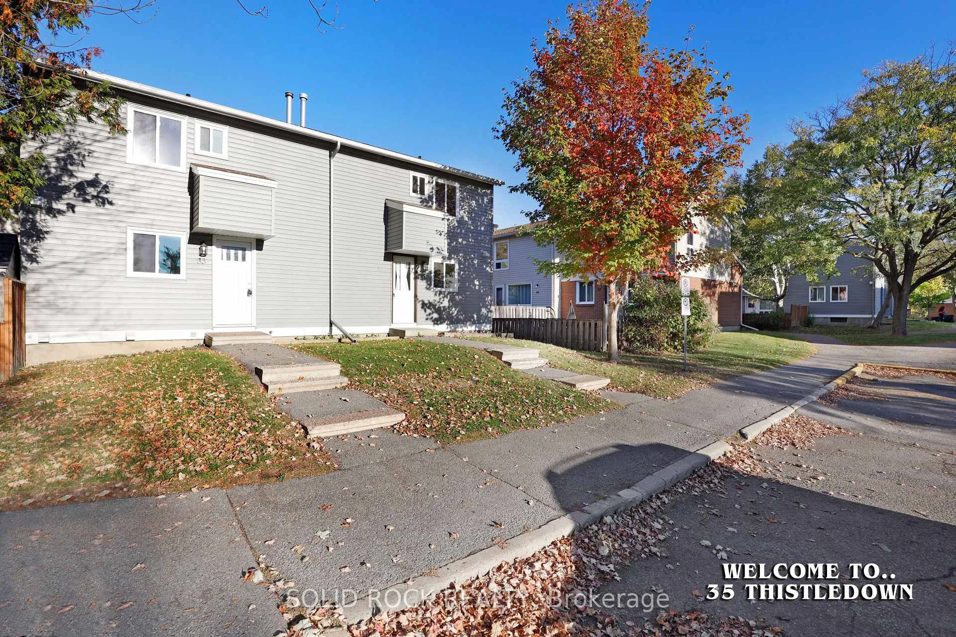 Front of Unit 18, 35 Thistledown Court