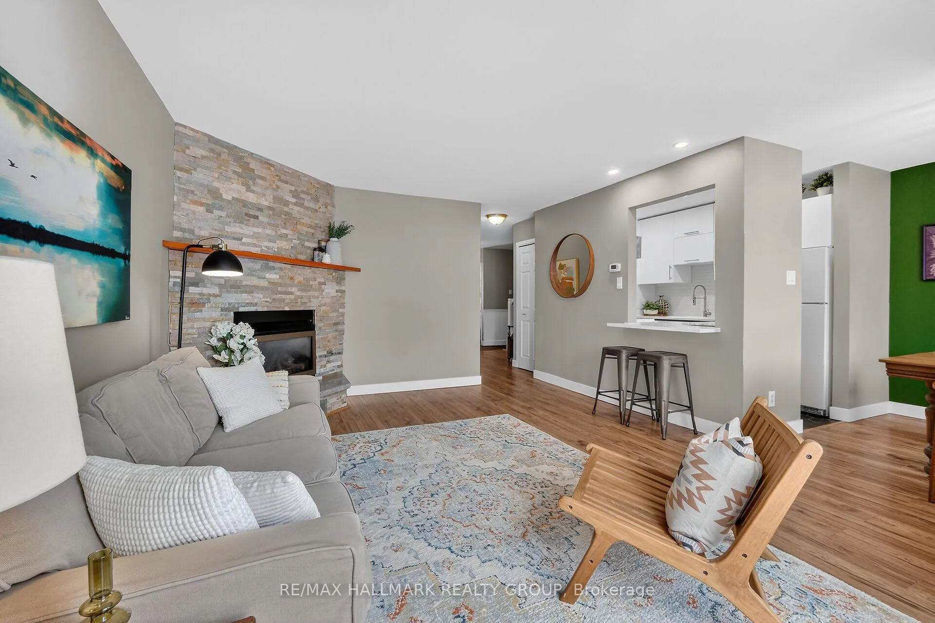 Photo 11 of 12 Black Forest Lane, Ottawa, Arbeatha Park — HOMEH