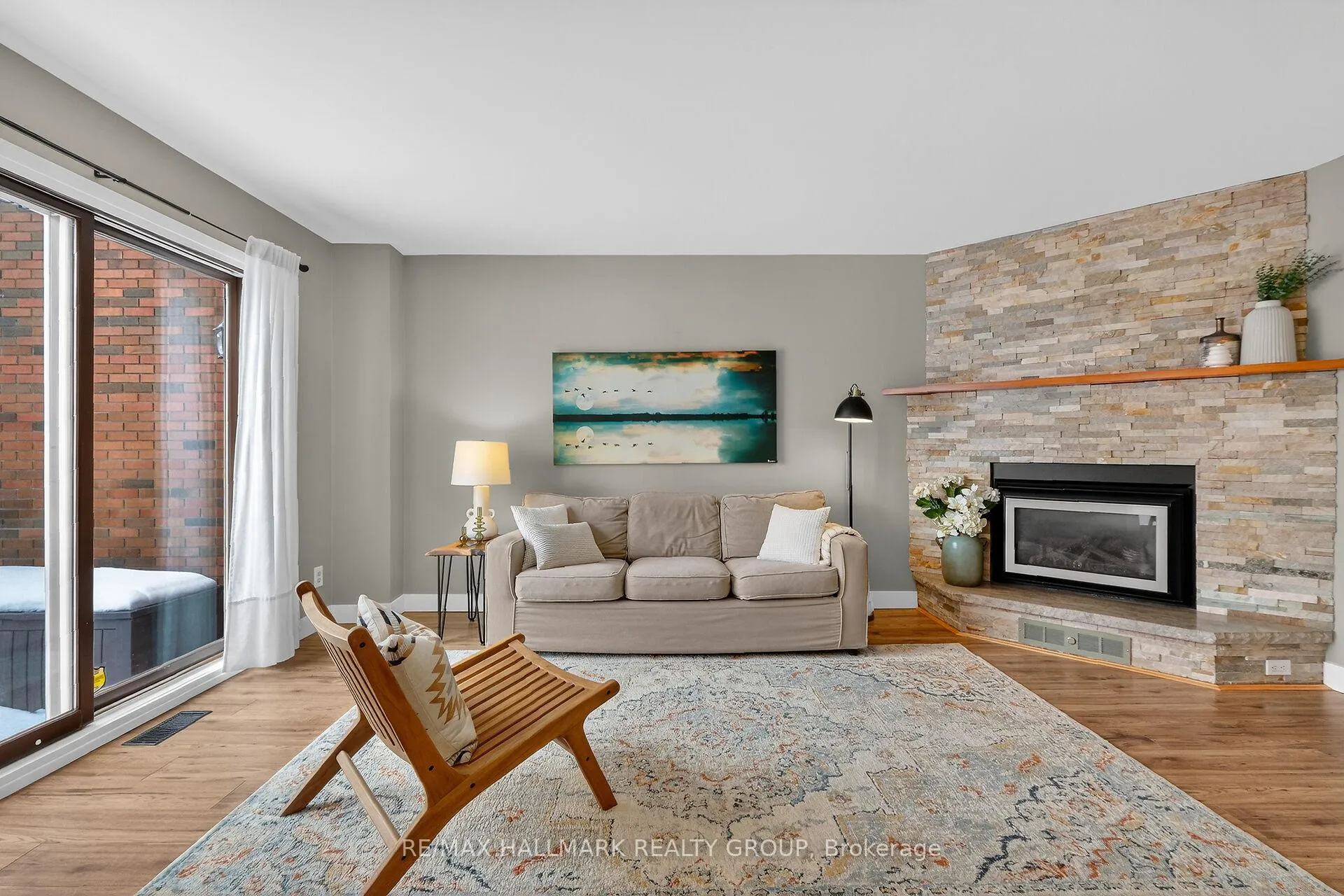 Photo 14 of 12 Black Forest Lane, Ottawa, Arbeatha Park — HOMEH