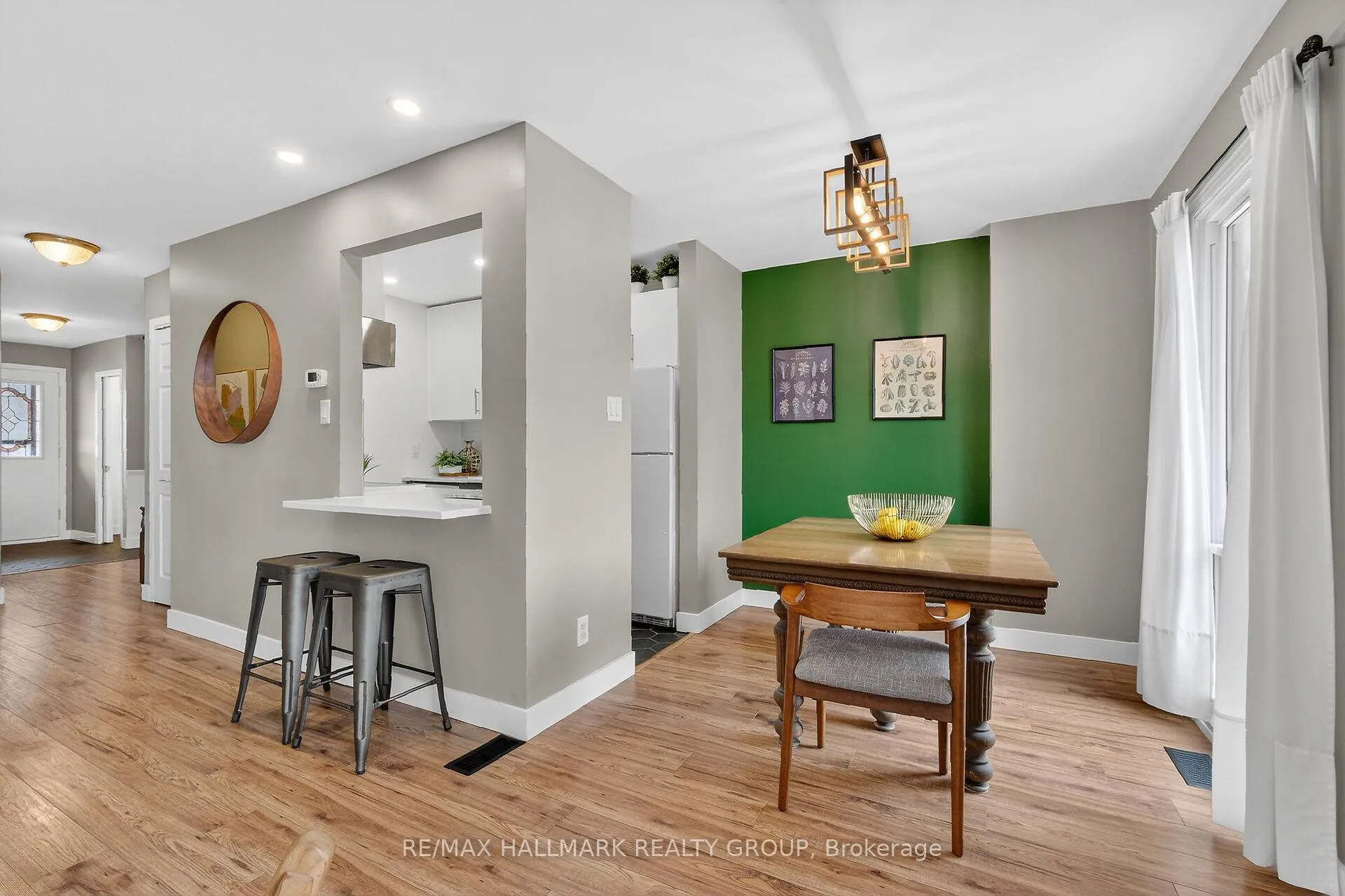 Photo 16 of 12 Black Forest Lane, Ottawa, Arbeatha Park — HOMEH