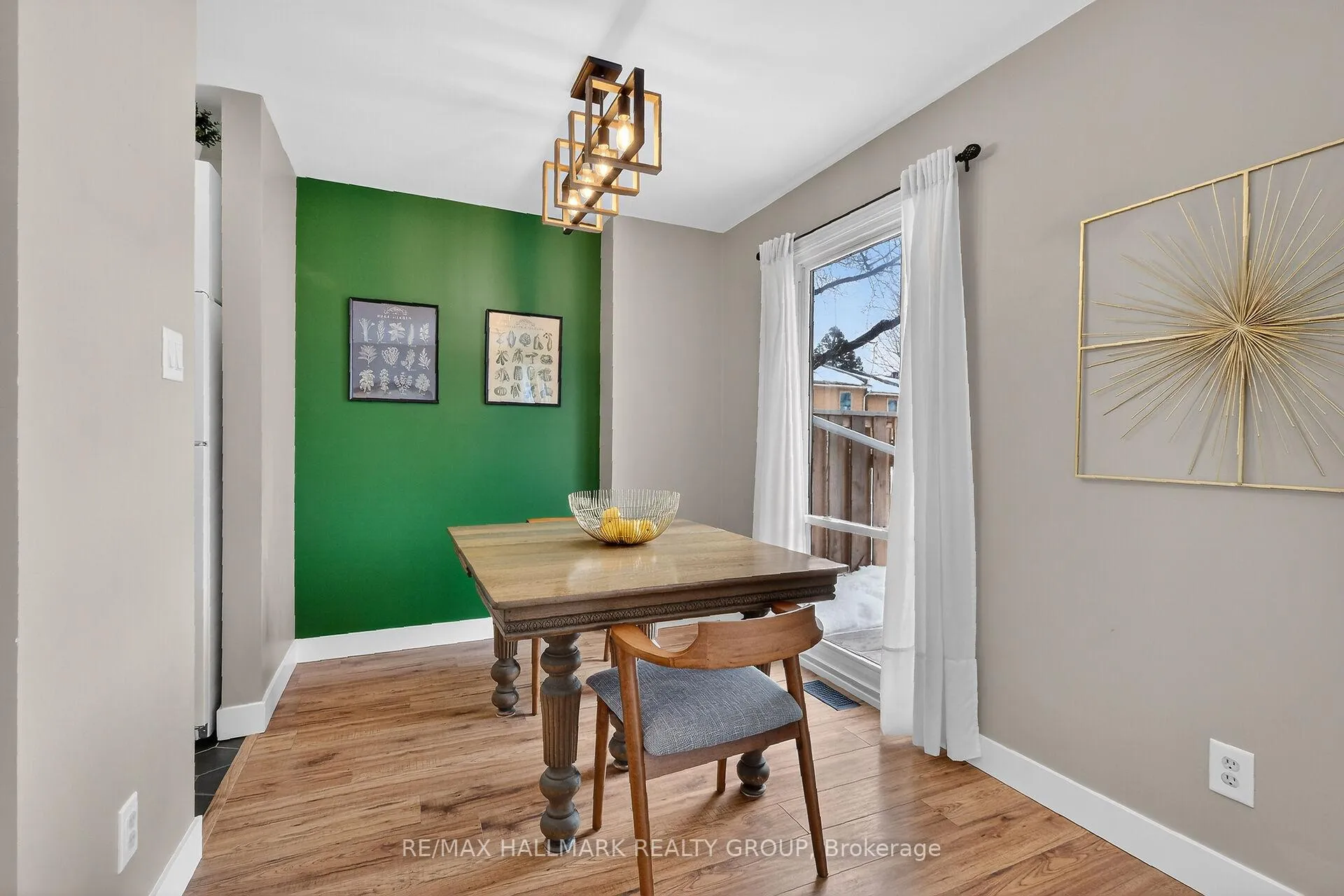 Photo 17 of 12 Black Forest Lane, Ottawa, Arbeatha Park — HOMEH