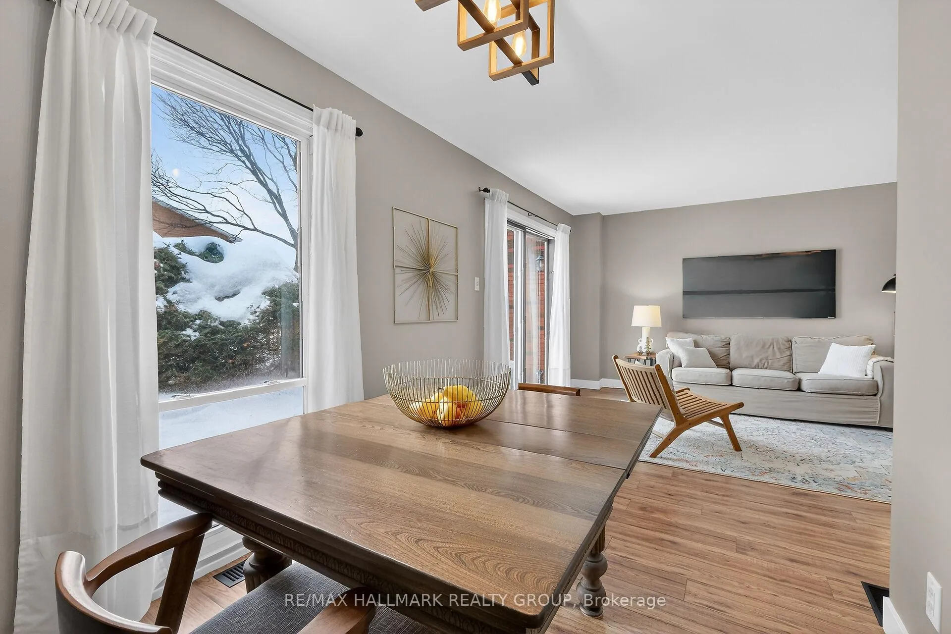 Photo 19 of 12 Black Forest Lane, Ottawa, Arbeatha Park — HOMEH