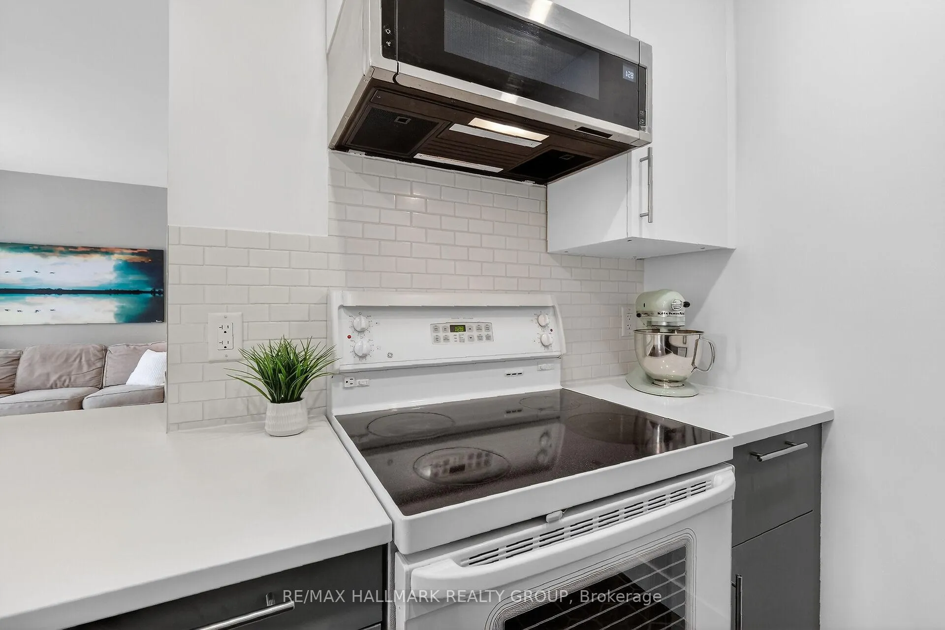 Photo 24 of 12 Black Forest Lane, Ottawa, Arbeatha Park — HOMEH