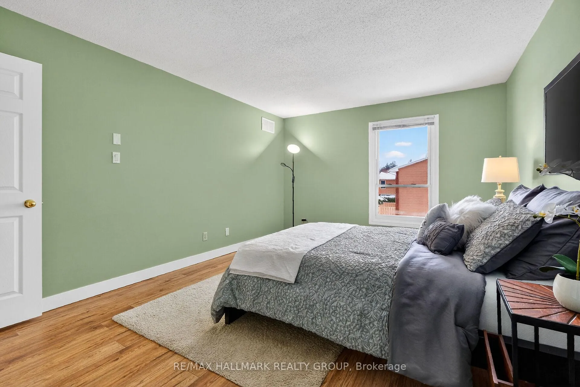 Photo 33 of 12 Black Forest Lane, Ottawa, Arbeatha Park — HOMEH