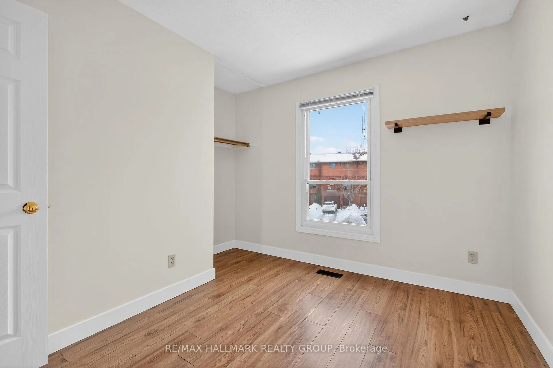 Photo 34 of 12 Black Forest Lane, Ottawa, Arbeatha Park — HOMEH