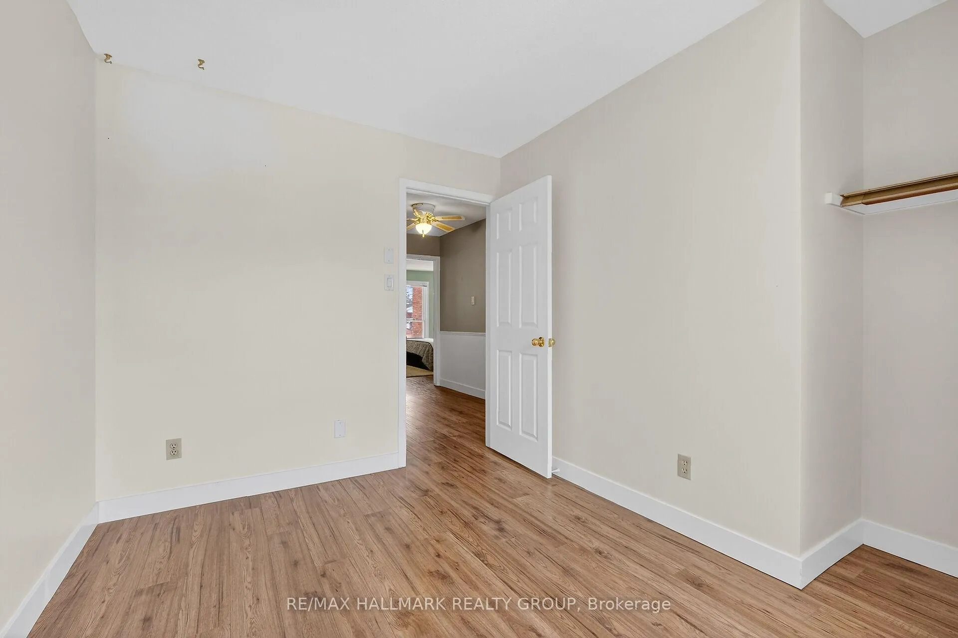 Photo 35 of 12 Black Forest Lane, Ottawa, Arbeatha Park — HOMEH