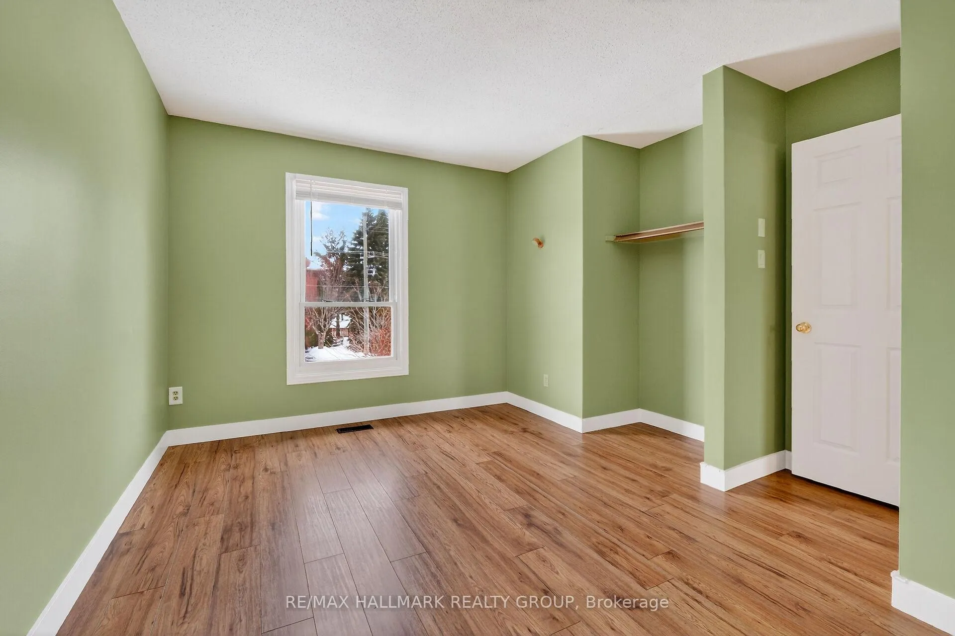 Photo 37 of 12 Black Forest Lane, Ottawa, Arbeatha Park — HOMEH