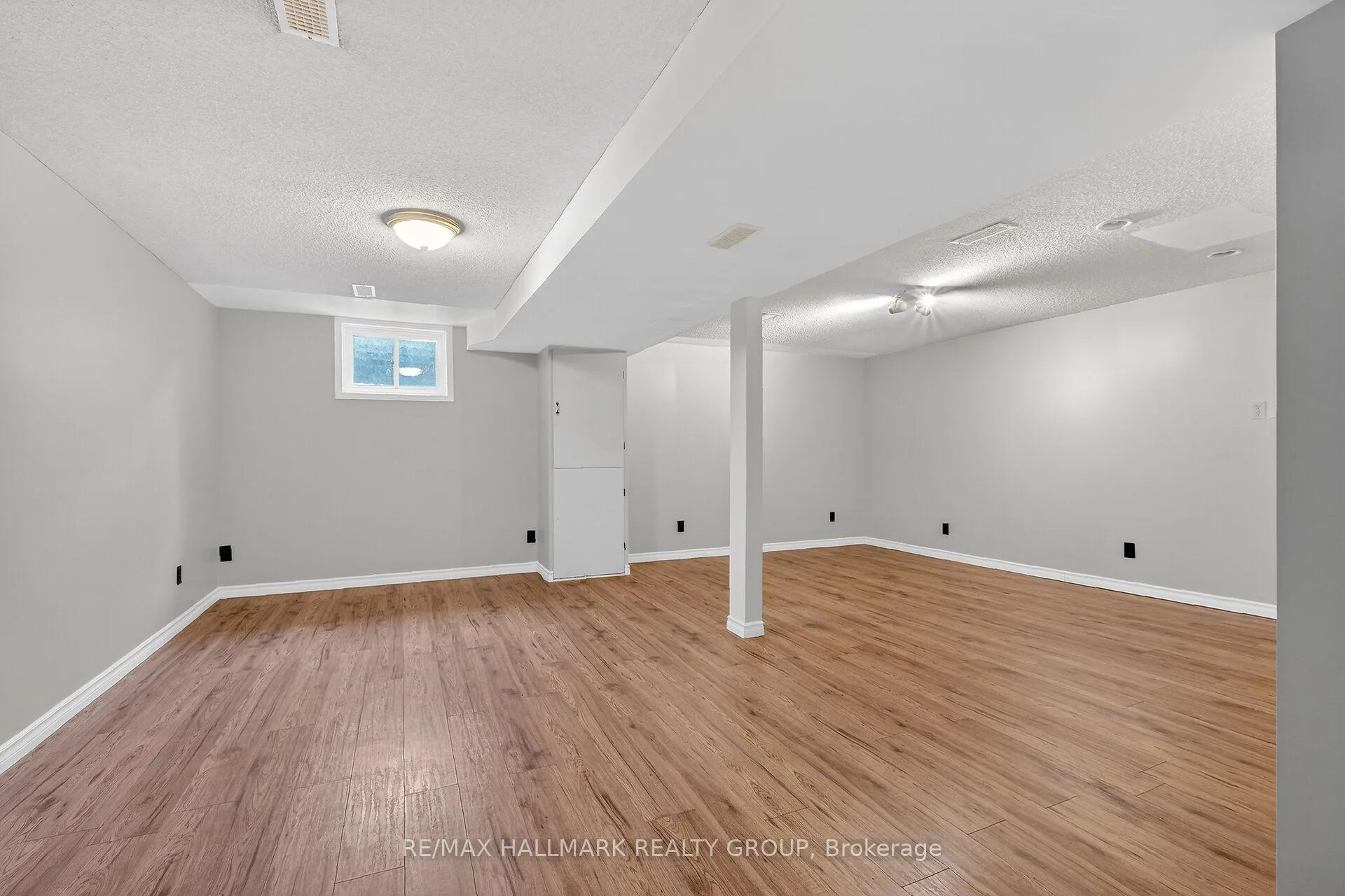 Photo 43 of 12 Black Forest Lane, Ottawa, Arbeatha Park — HOMEH
