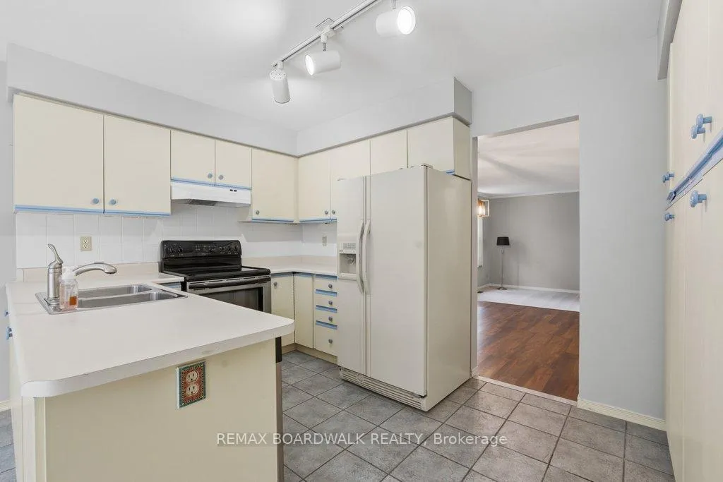 Photo 10 of 1707 Des Perdrix Crescent, Ottawa, Orleans/Sunridge — HOMEH