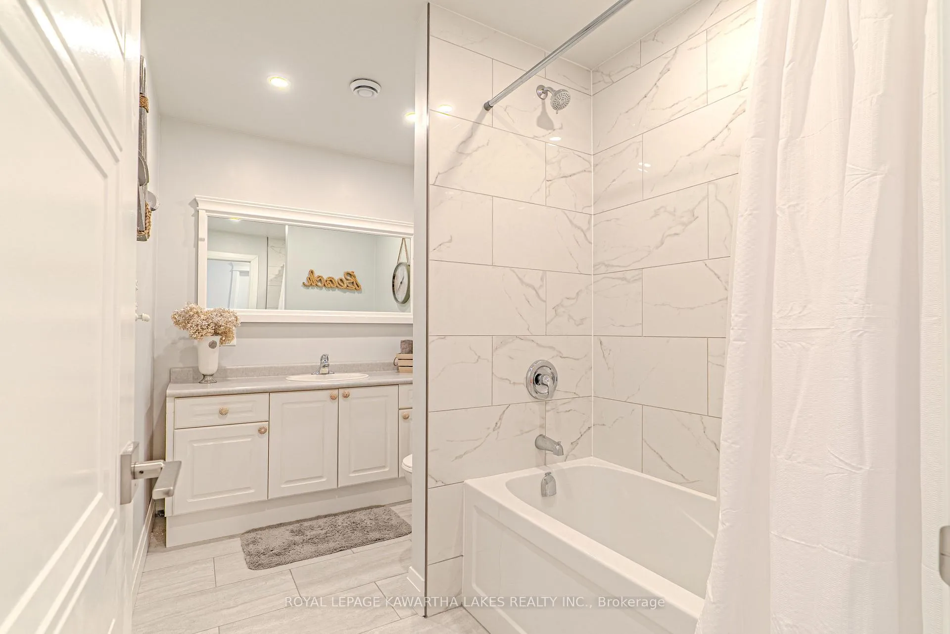 Photo 38 of 57 Admiral Drive, Kawartha Lakes, Fenelon — HOMEH