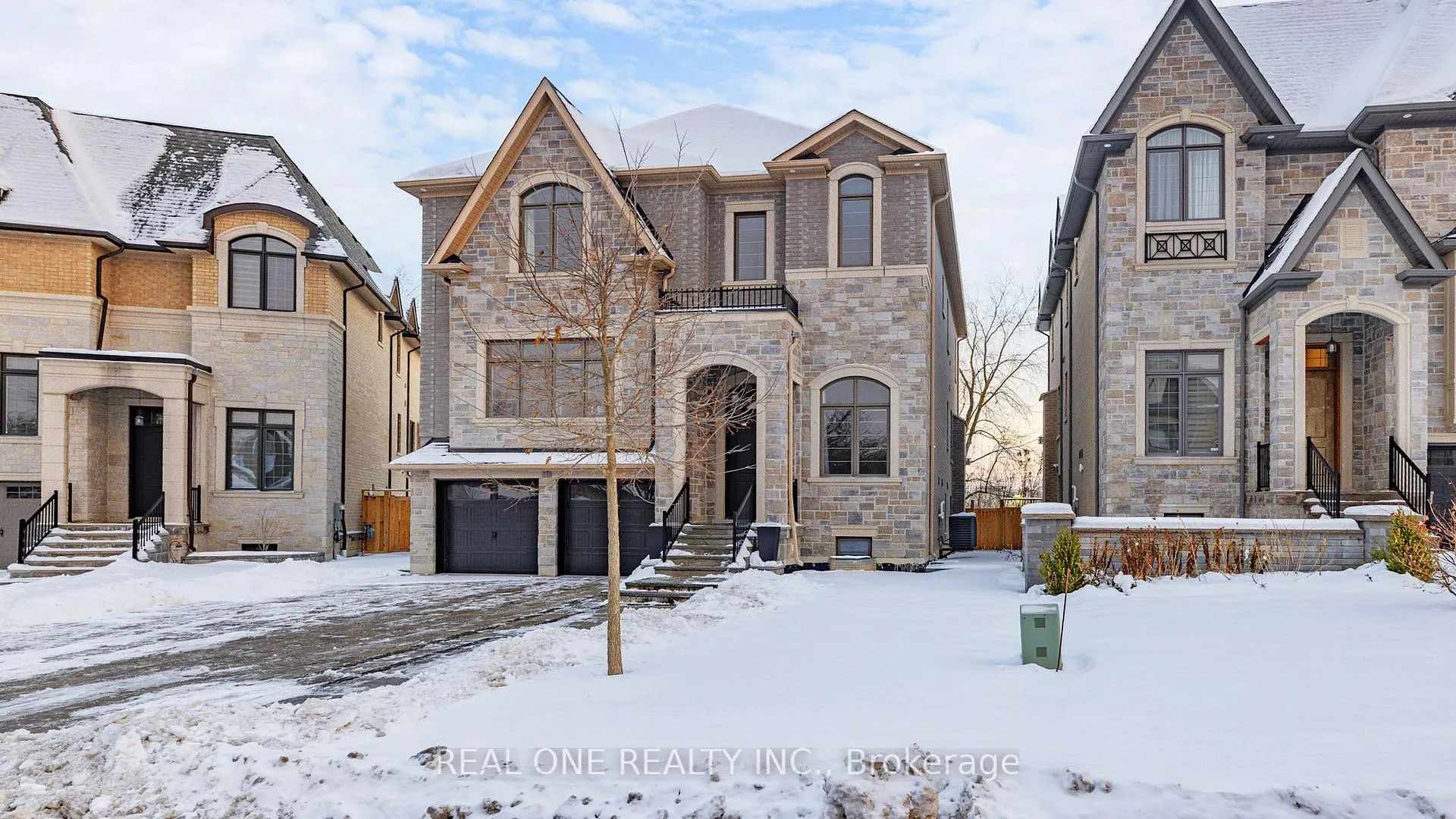 Photo 2 of 91 Fitzgerald Avenue, Markham, Unionville — HOMEH