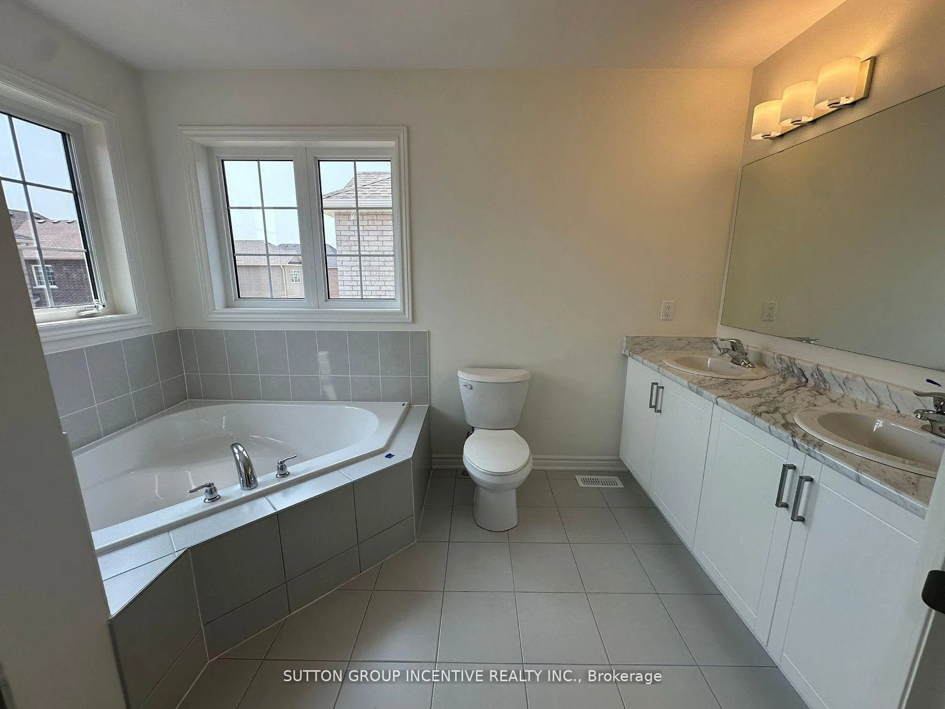Photo 11 of 231 Prescott Drive, Clearview, Stayner — HOMEH