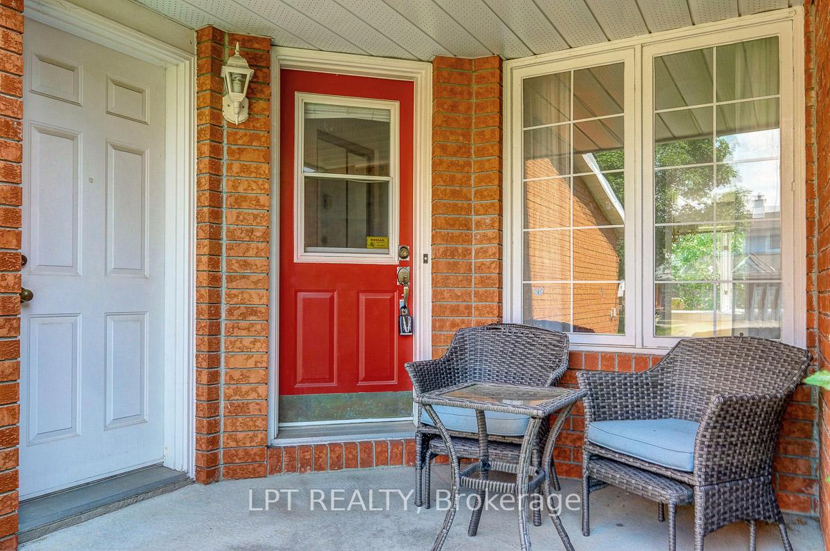 Photo 3 of 83 Langstrom Crescent, Ottawa, Hunt Club Park — HOMEH