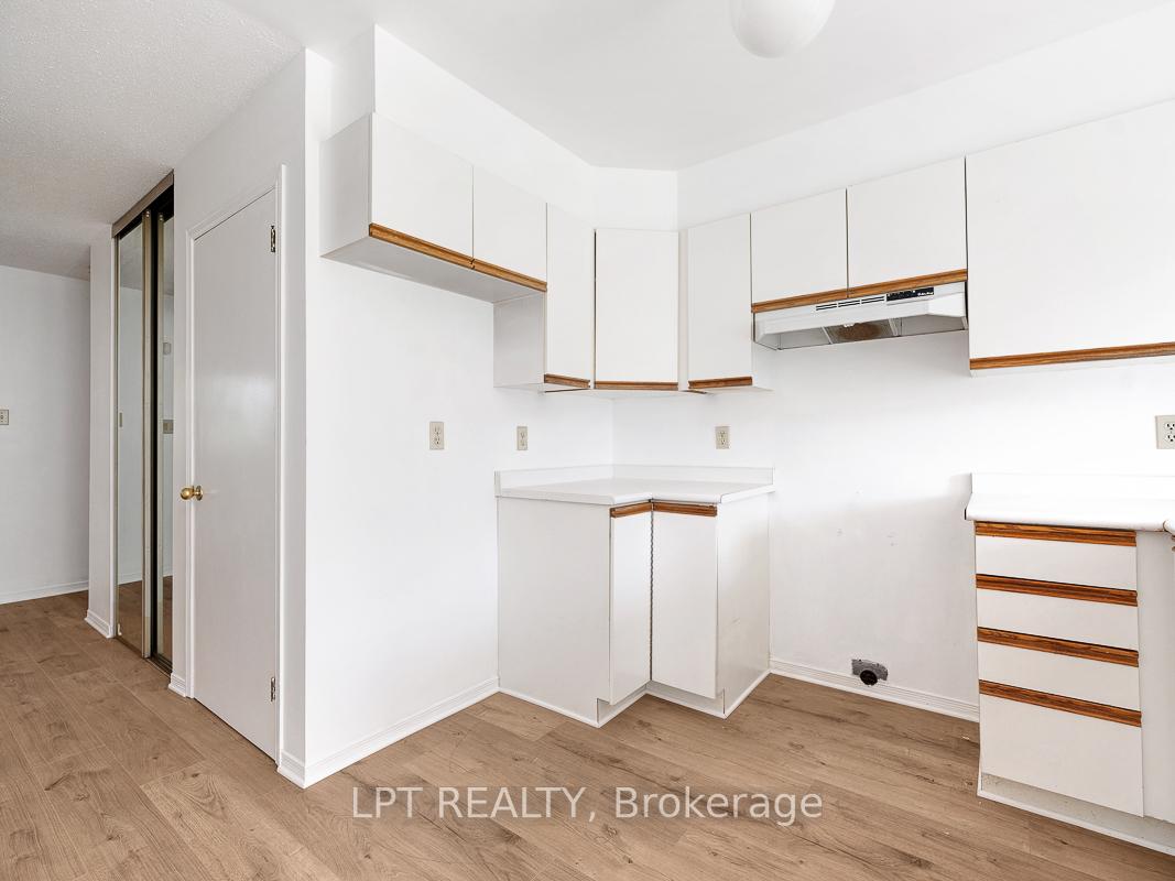 Photo 16 of 83 Langstrom Crescent, Ottawa, Hunt Club Park — HOMEH