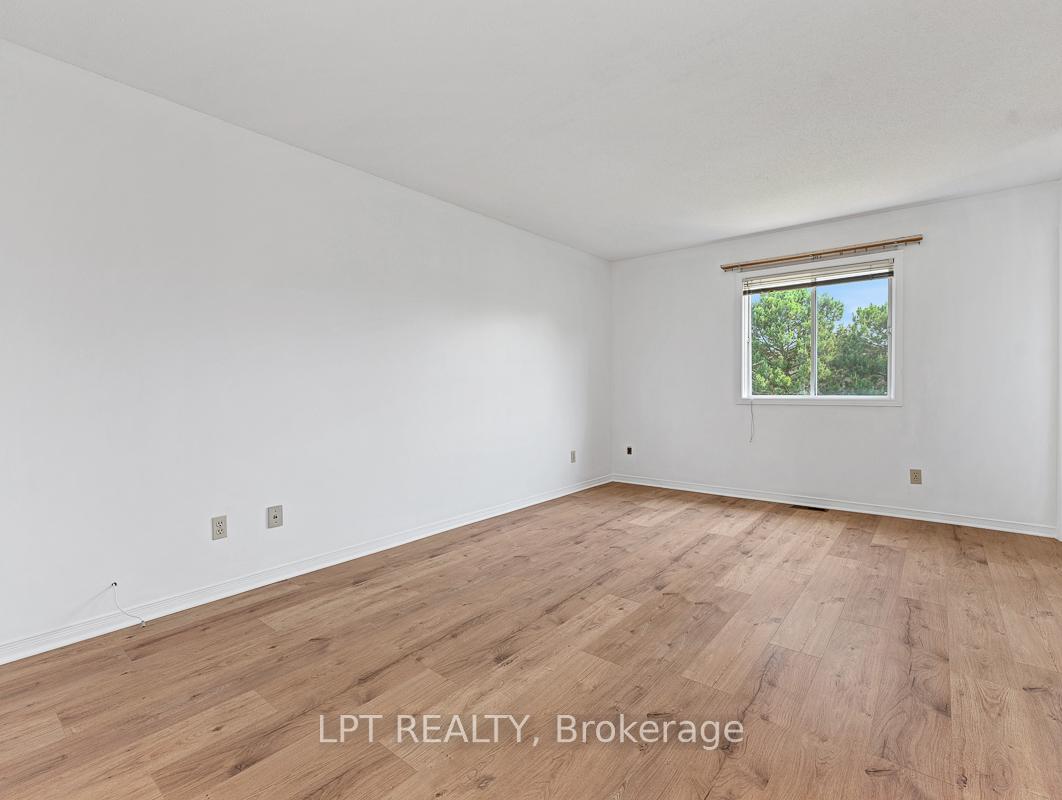 Photo 20 of 83 Langstrom Crescent, Ottawa, Hunt Club Park — HOMEH
