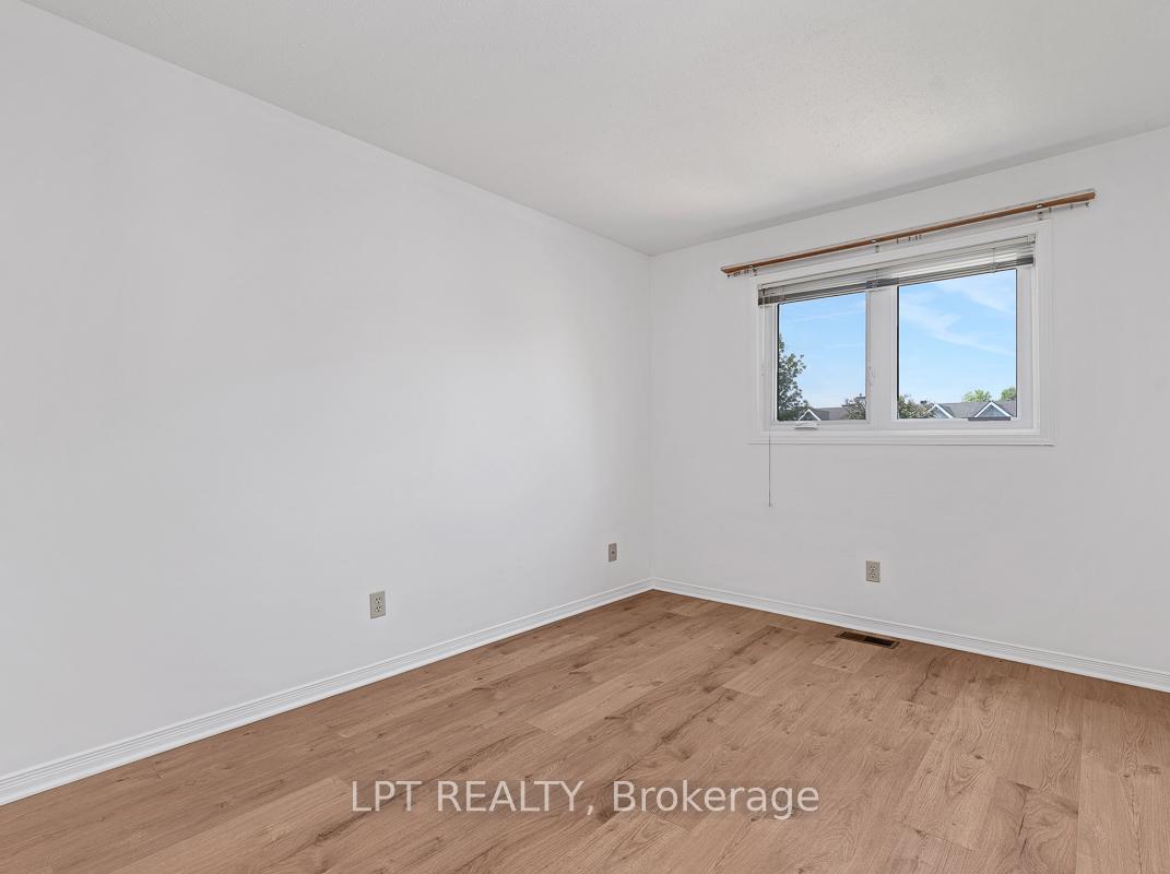 Photo 25 of 83 Langstrom Crescent, Ottawa, Hunt Club Park — HOMEH