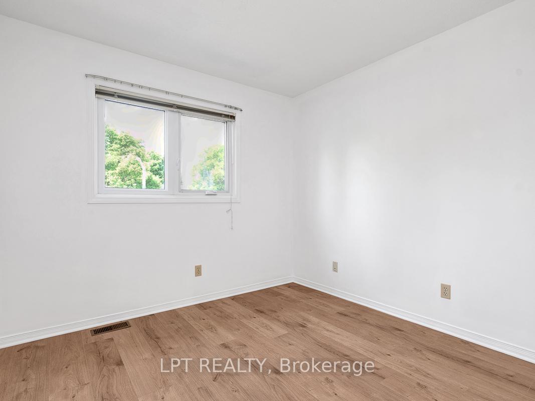 Photo 28 of 83 Langstrom Crescent, Ottawa, Hunt Club Park — HOMEH