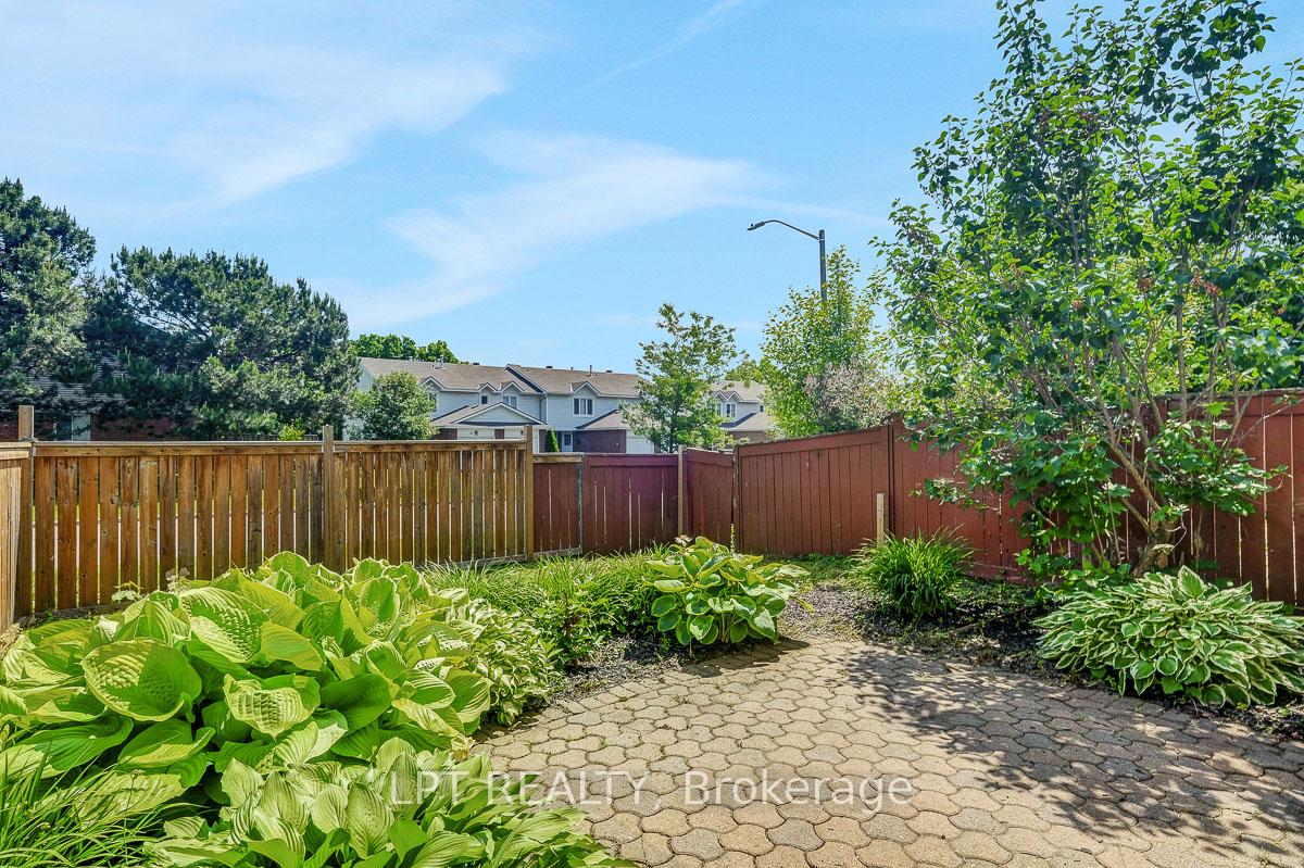 Photo 34 of 83 Langstrom Crescent, Ottawa, Hunt Club Park — HOMEH