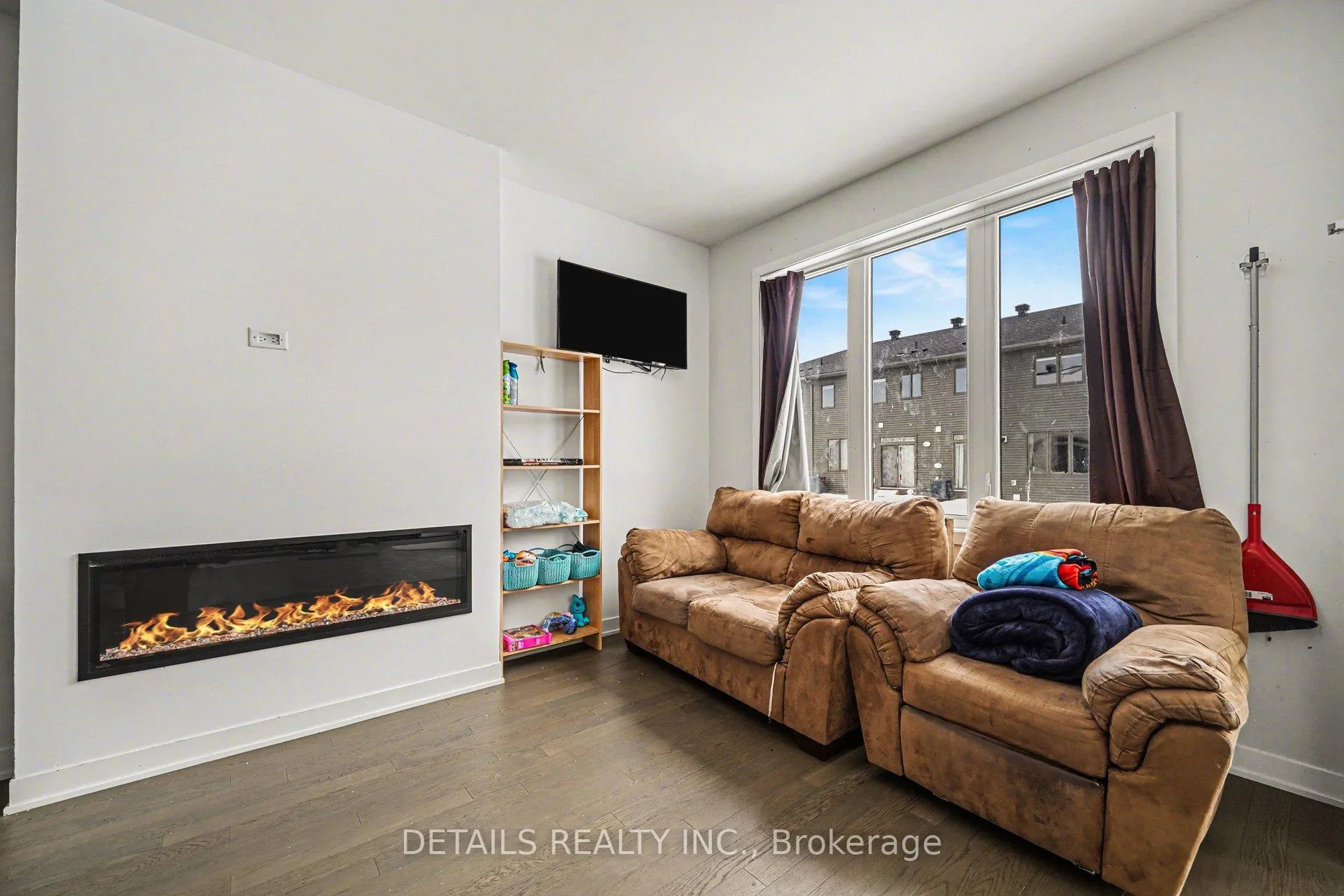 Photo 3 of 614 Fenwick Way, Ottawa, Barrhaven - Stonebridge — HOMEH