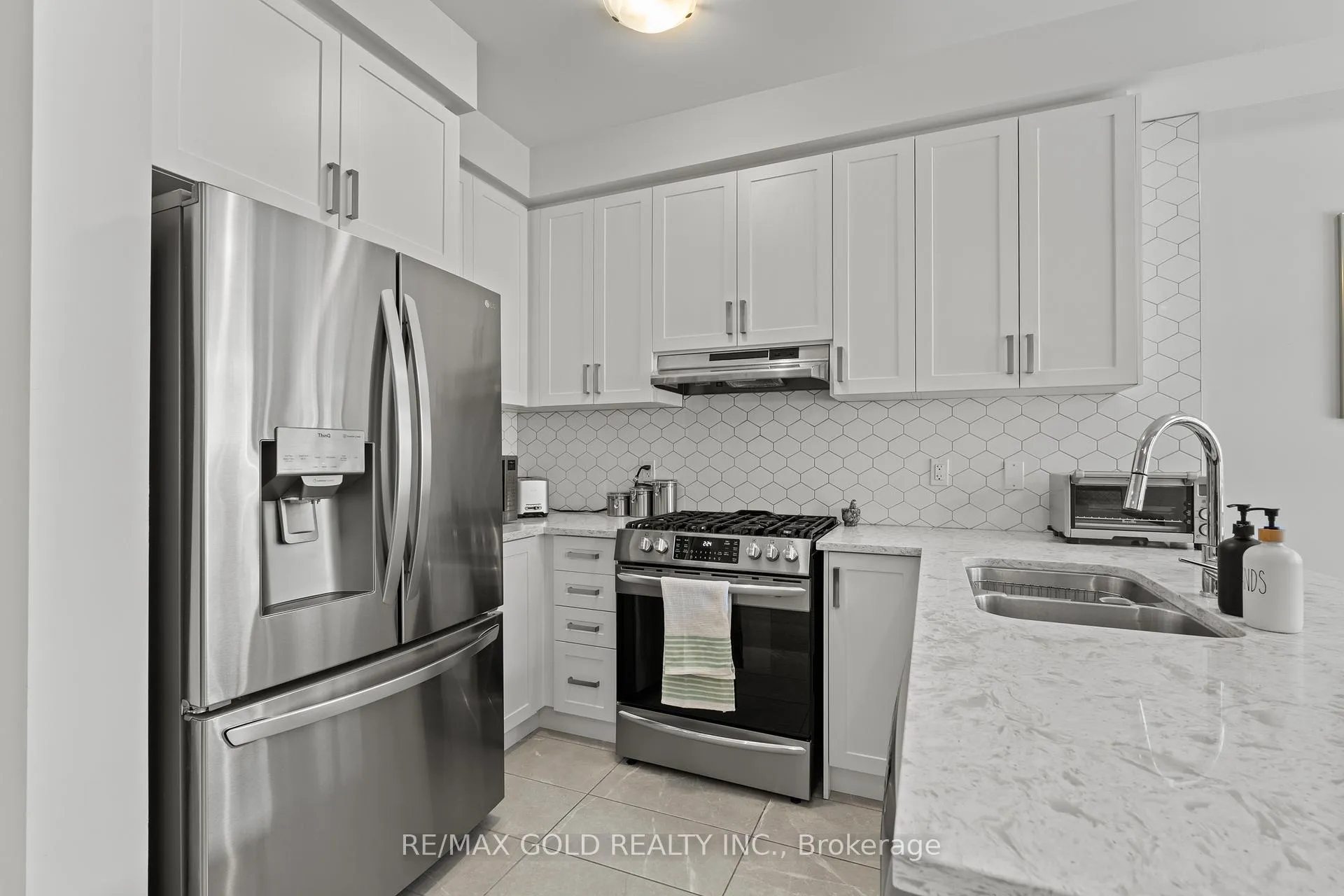 Photo 15 of 59 Folgate Crescent, Brampton, Sandringham-Wellington North — HOMEH
