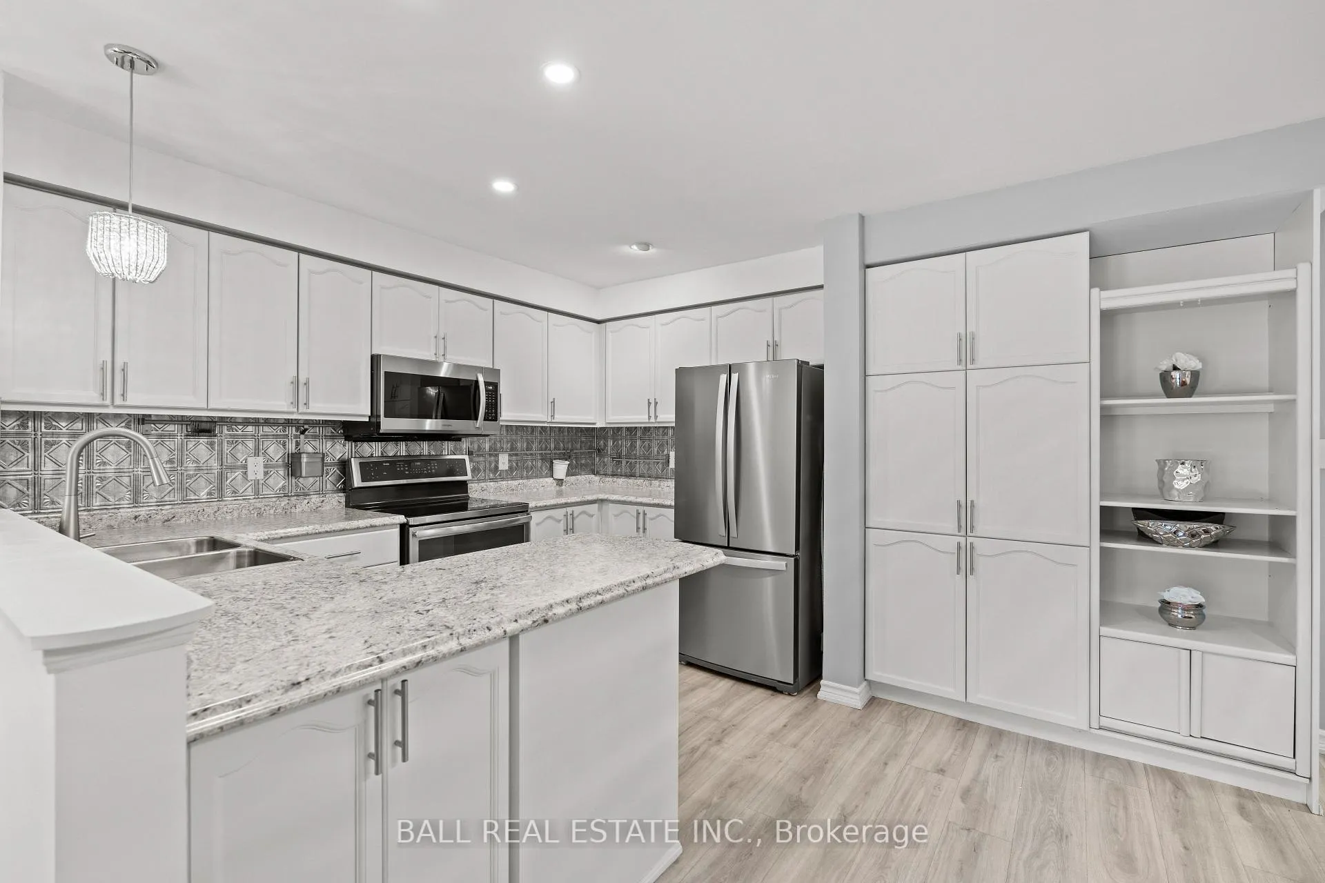 Photo 10 of 1263 Eagle Crescent, Peterborough, Monaghan Ward 2 — HOMEH