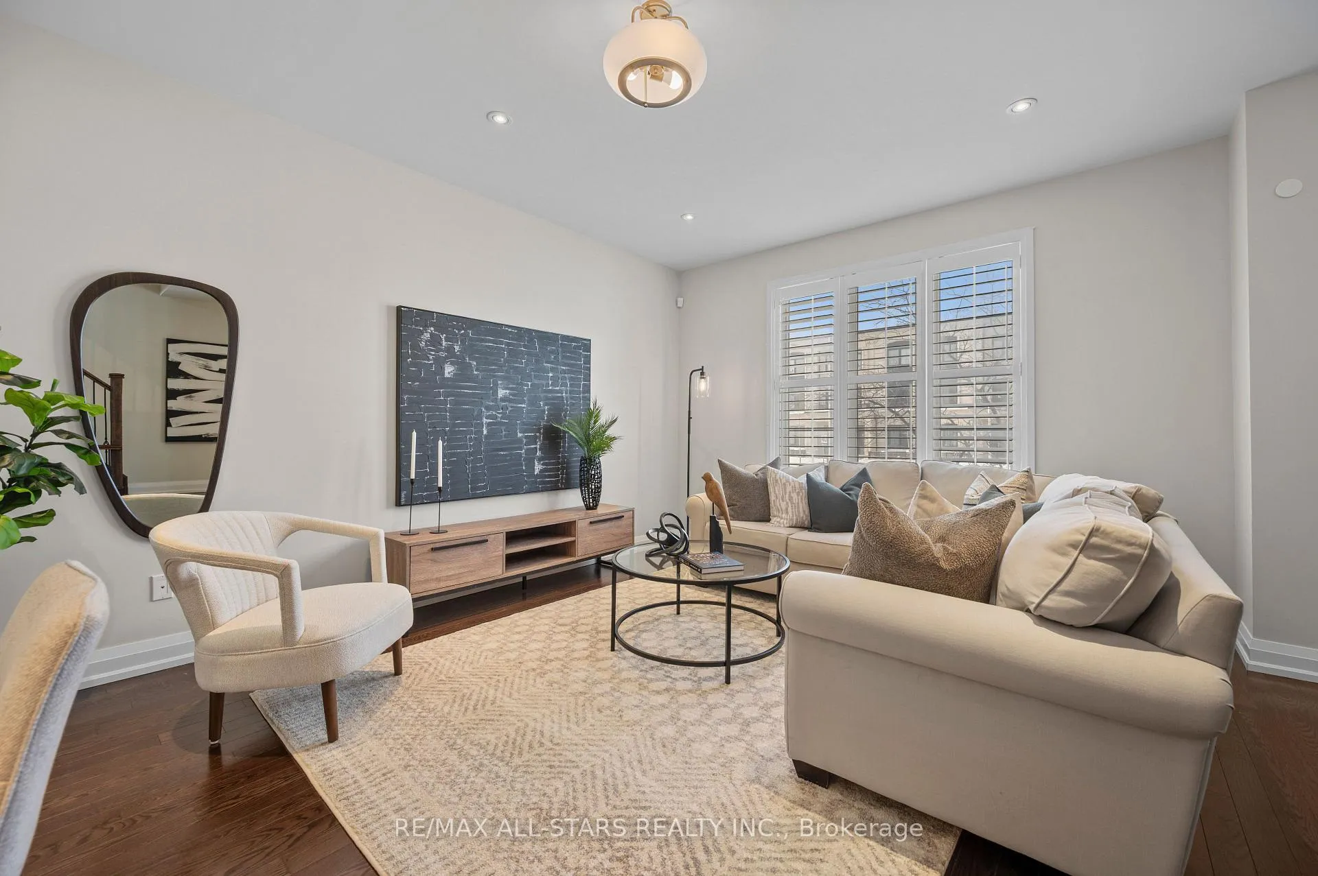 Photo 6 of 85 Village Parkway, Markham, Unionville — HOMEH