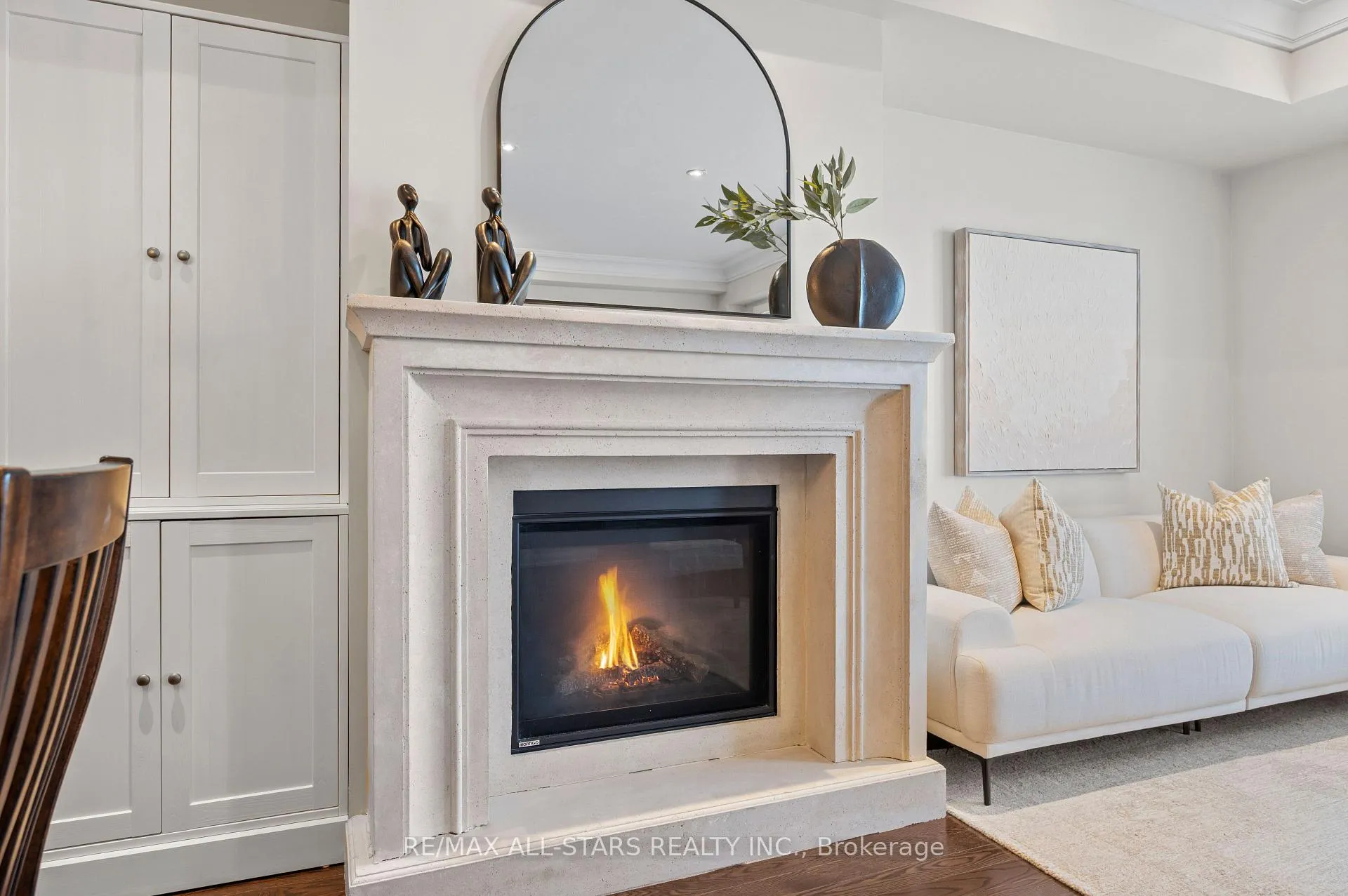 Photo 13 of 85 Village Parkway, Markham, Unionville — HOMEH