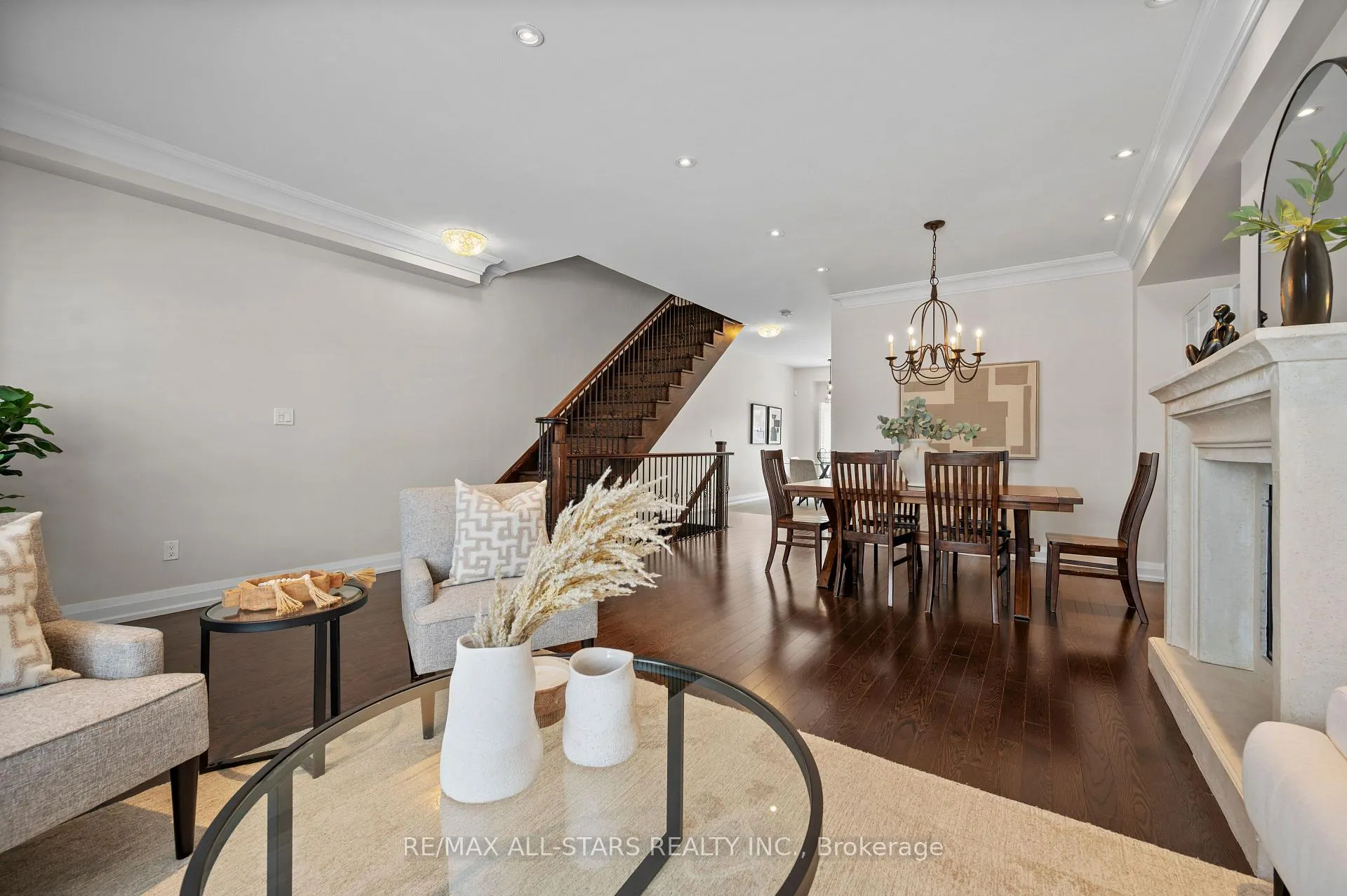 Photo 15 of 85 Village Parkway, Markham, Unionville — HOMEH