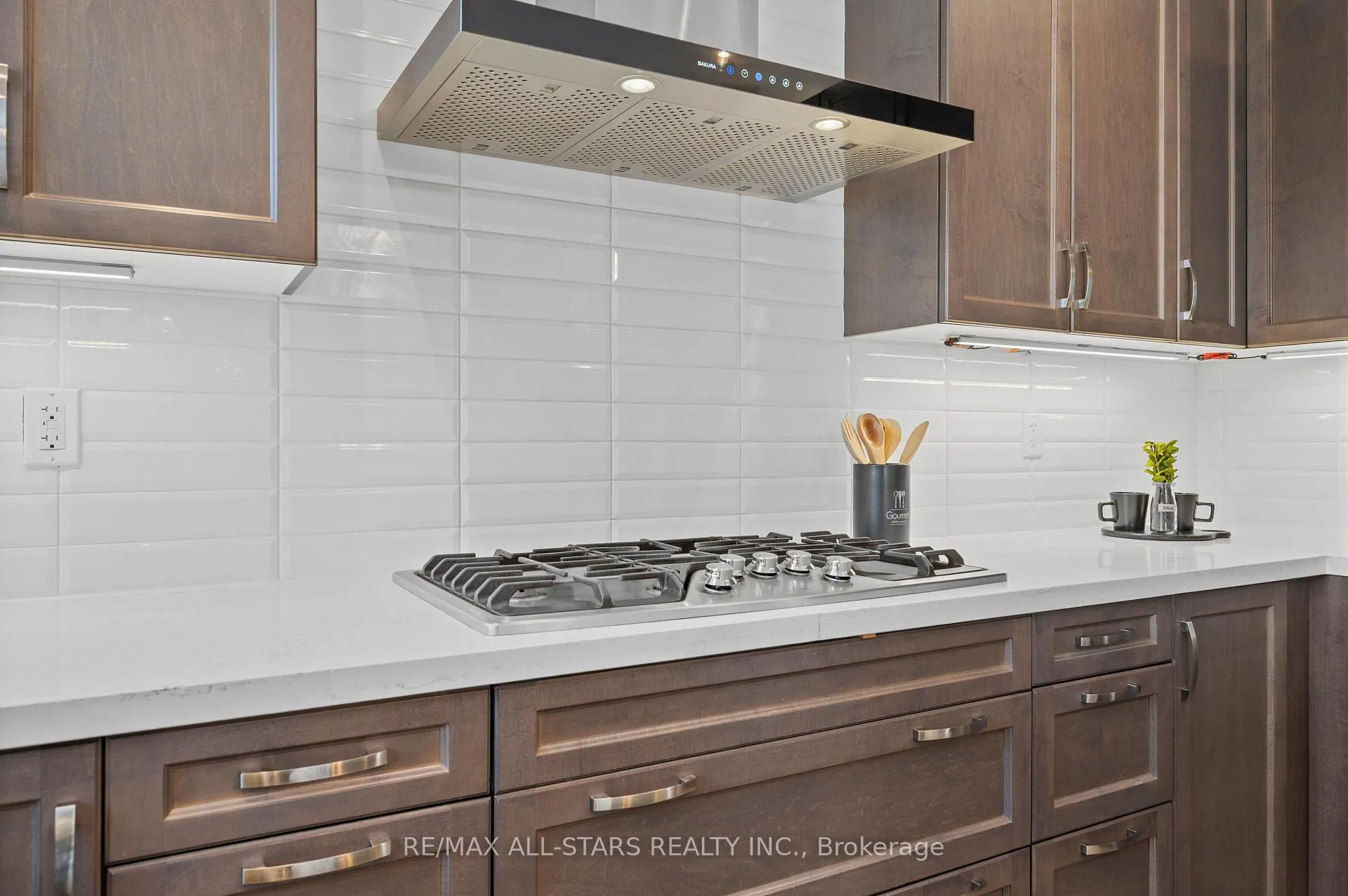 Photo 23 of 85 Village Parkway, Markham, Unionville — HOMEH