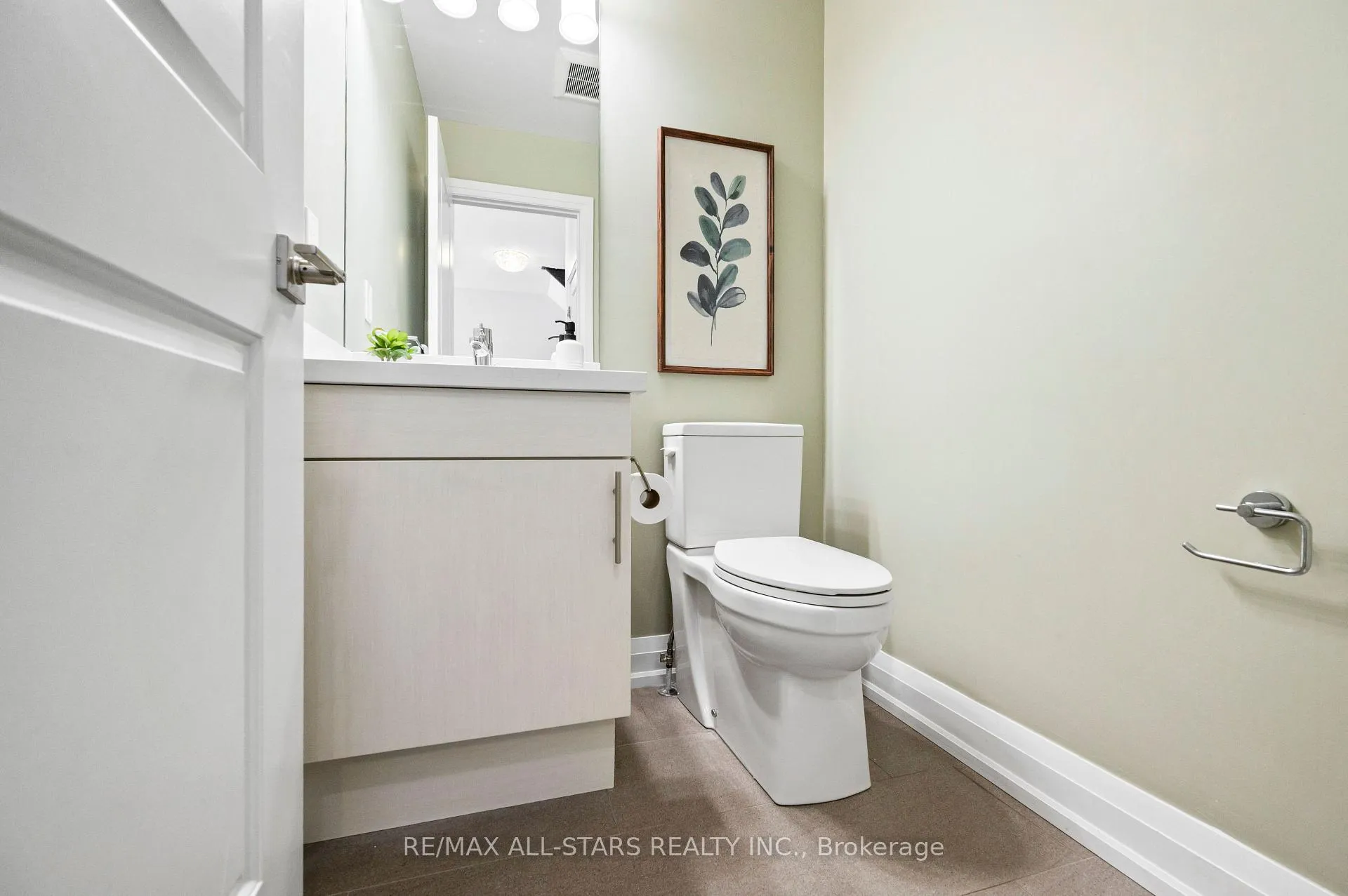Photo 26 of 85 Village Parkway, Markham, Unionville — HOMEH