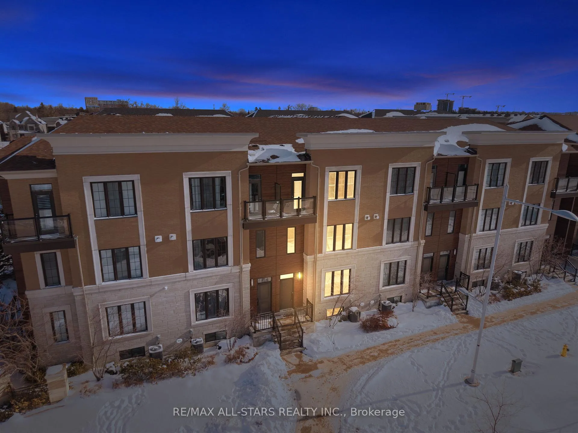 Photo 48 of 85 Village Parkway, Markham, Unionville — HOMEH