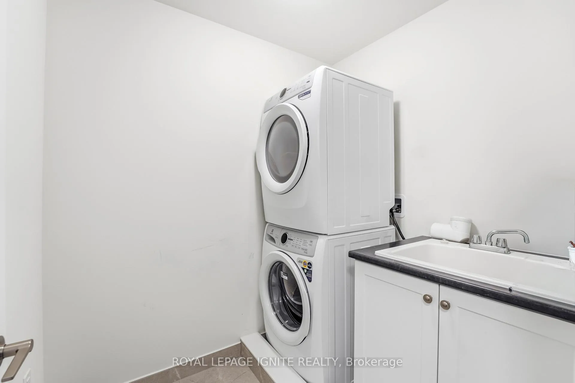 Photo 27 of 2410 Bushnell Street, Oshawa, Kedron — HOMEH
