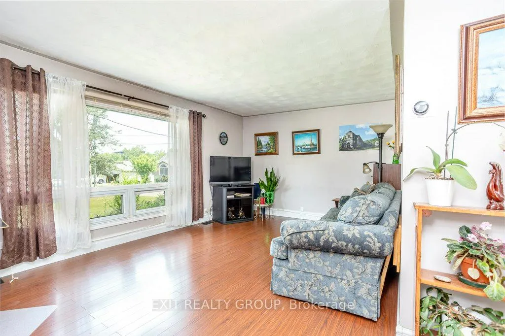Photo 5 of 12 Nelson Street, Quinte West, Sidney Ward — HOMEH