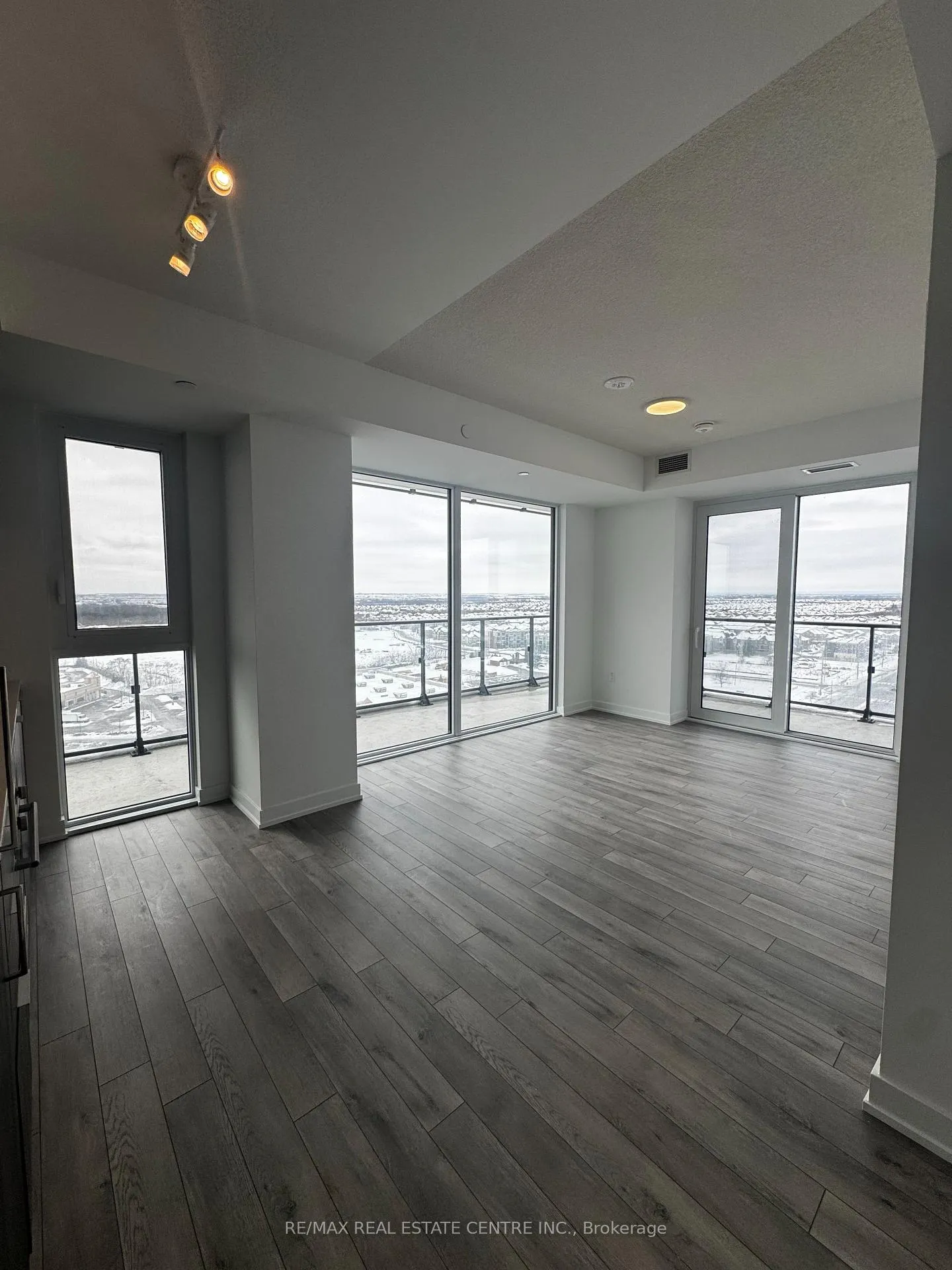 Photo 7 of Unit 1117, 15 Skyridge Drive, Brampton, Bram East — HOMEH