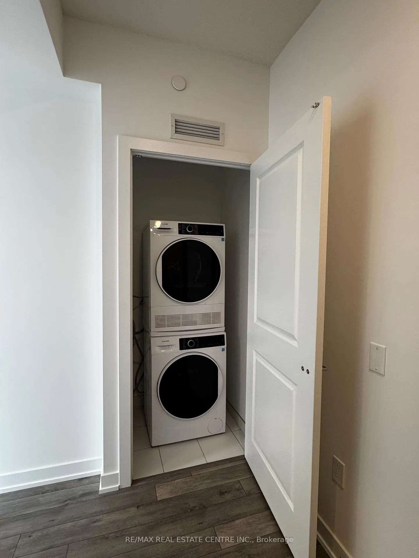 Photo 13 of Unit 1117, 15 Skyridge Drive, Brampton, Bram East — HOMEH