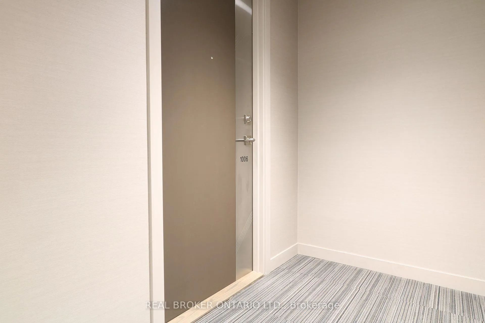 Photo 3 of Unit 1006, 2093 Fairview Street, Burlington, Freeman — HOMEH