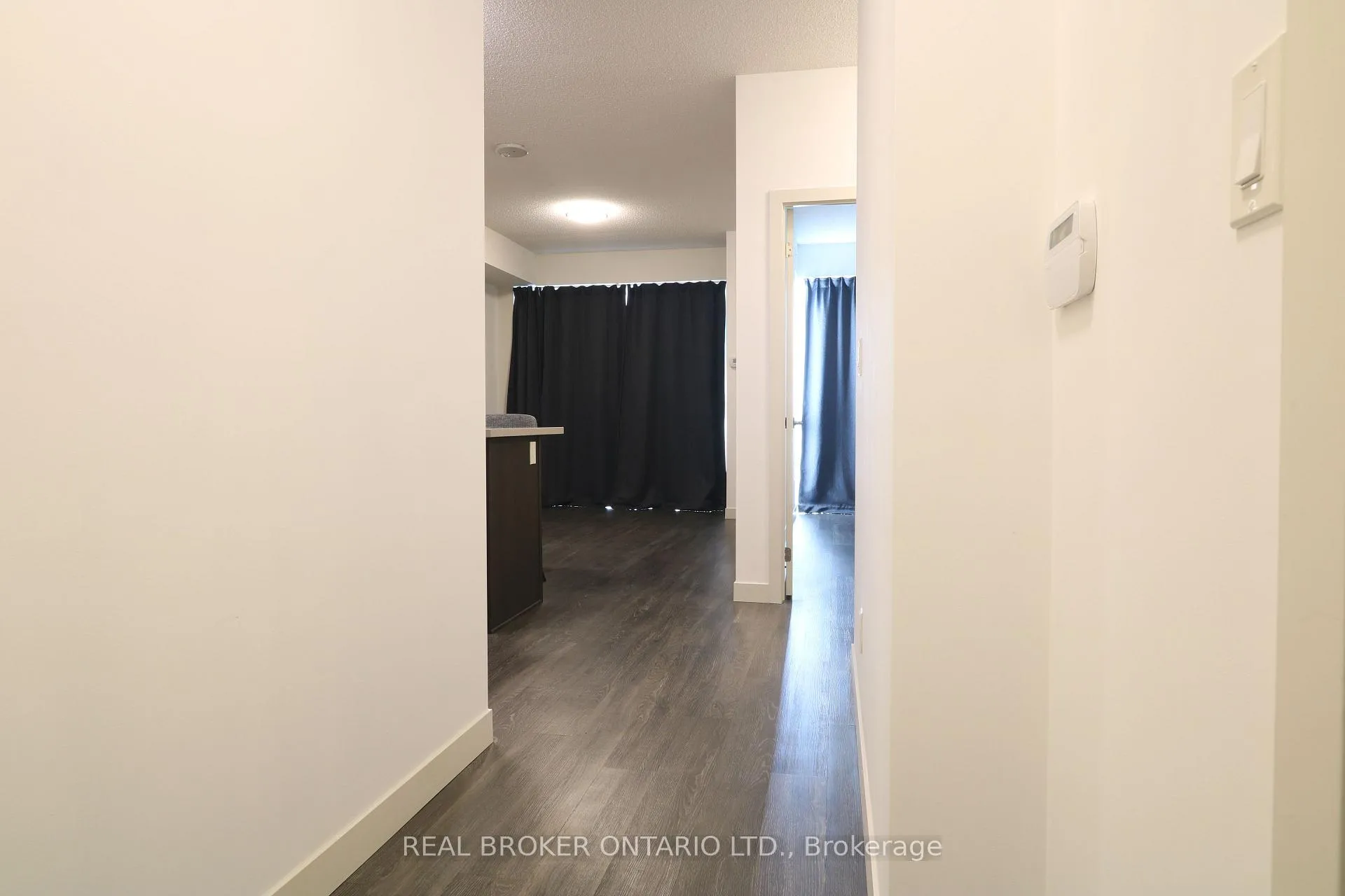 Photo 4 of Unit 1006, 2093 Fairview Street, Burlington, Freeman — HOMEH