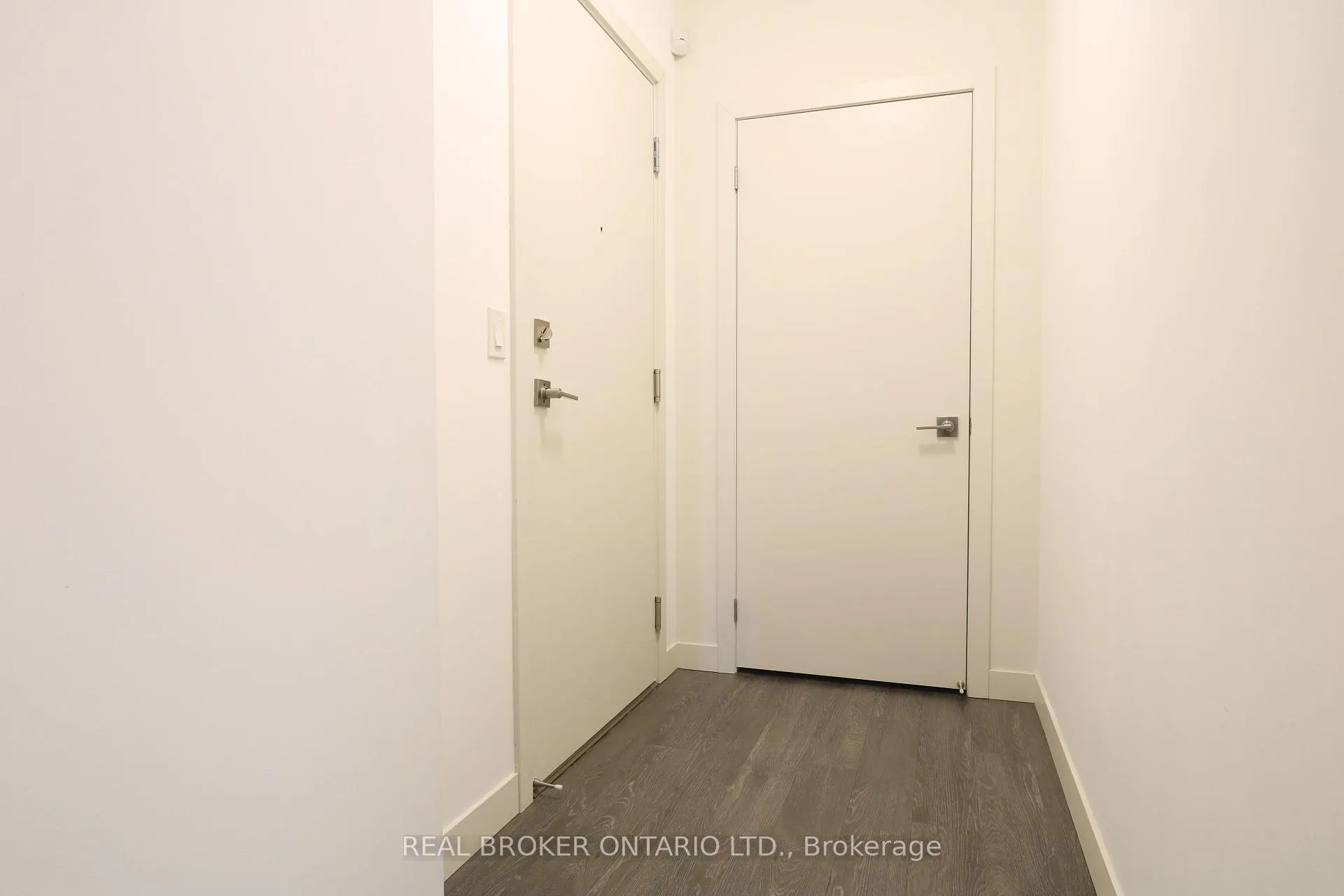 Photo 5 of Unit 1006, 2093 Fairview Street, Burlington, Freeman — HOMEH